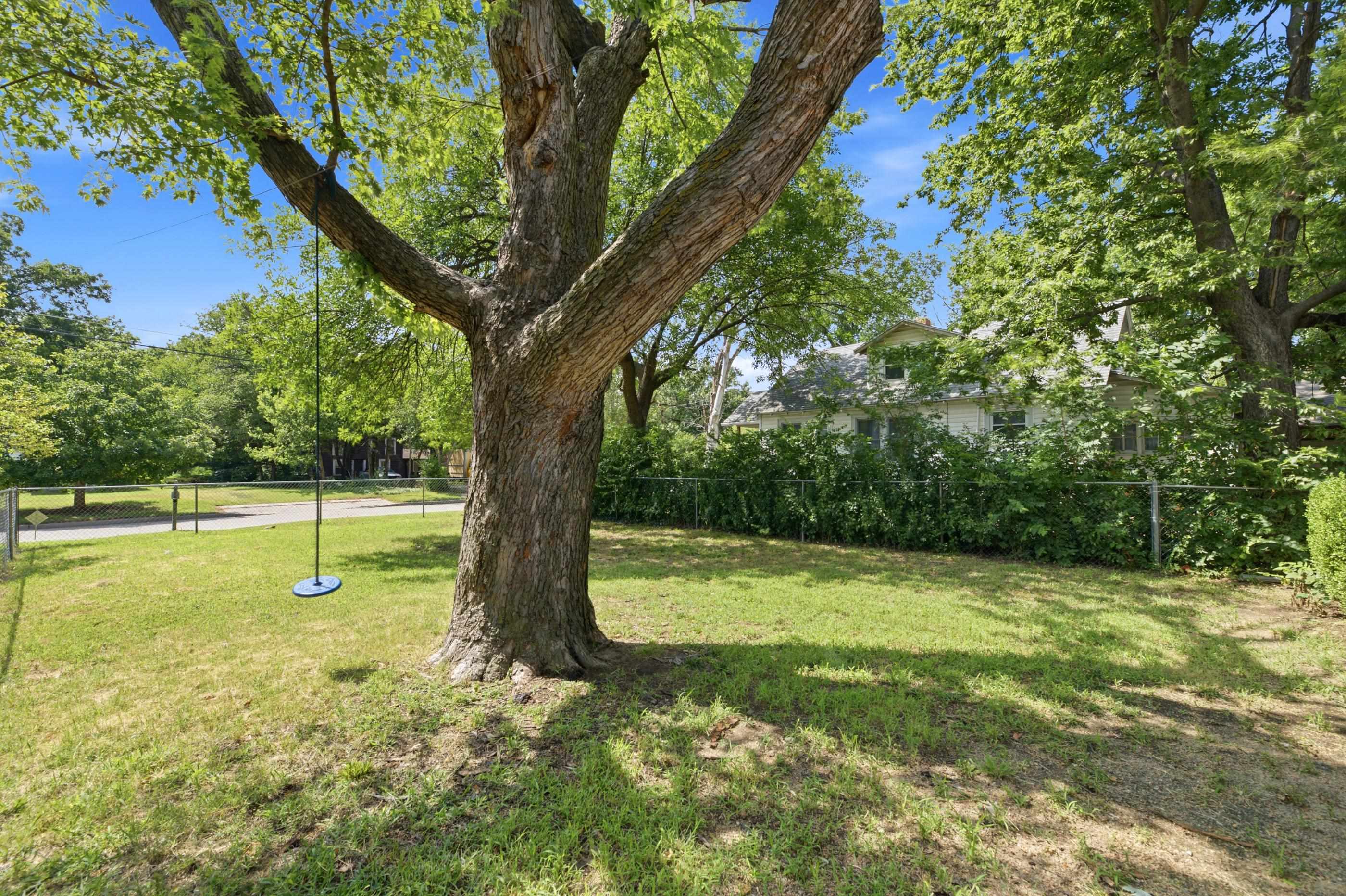1128 N Custer Ave Property Photo 29