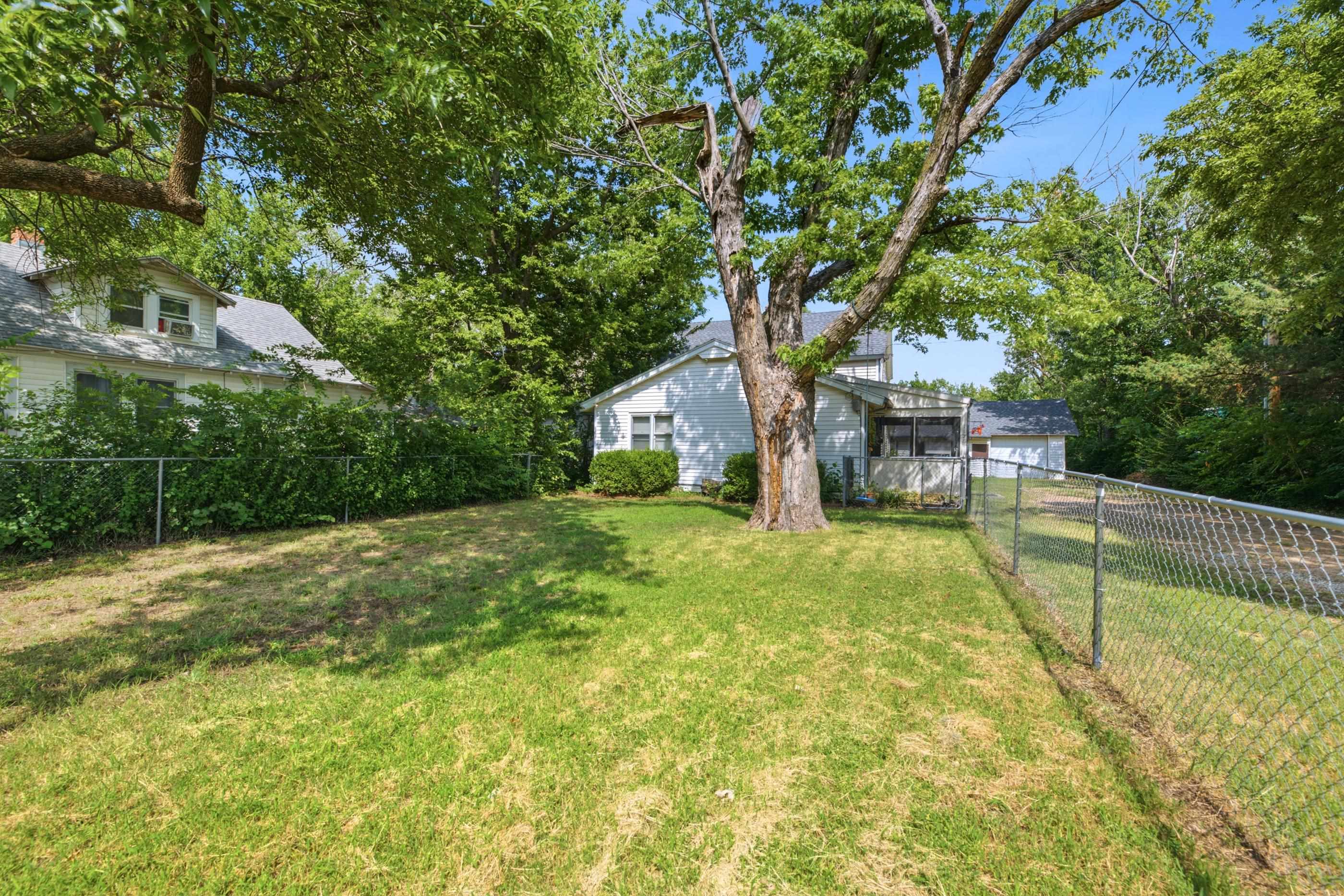 1128 N Custer Ave Property Photo 30