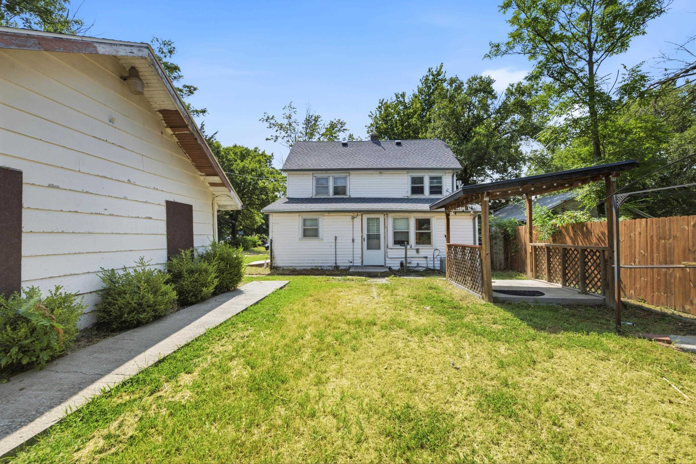 1128 N Custer Ave Property Photo 33