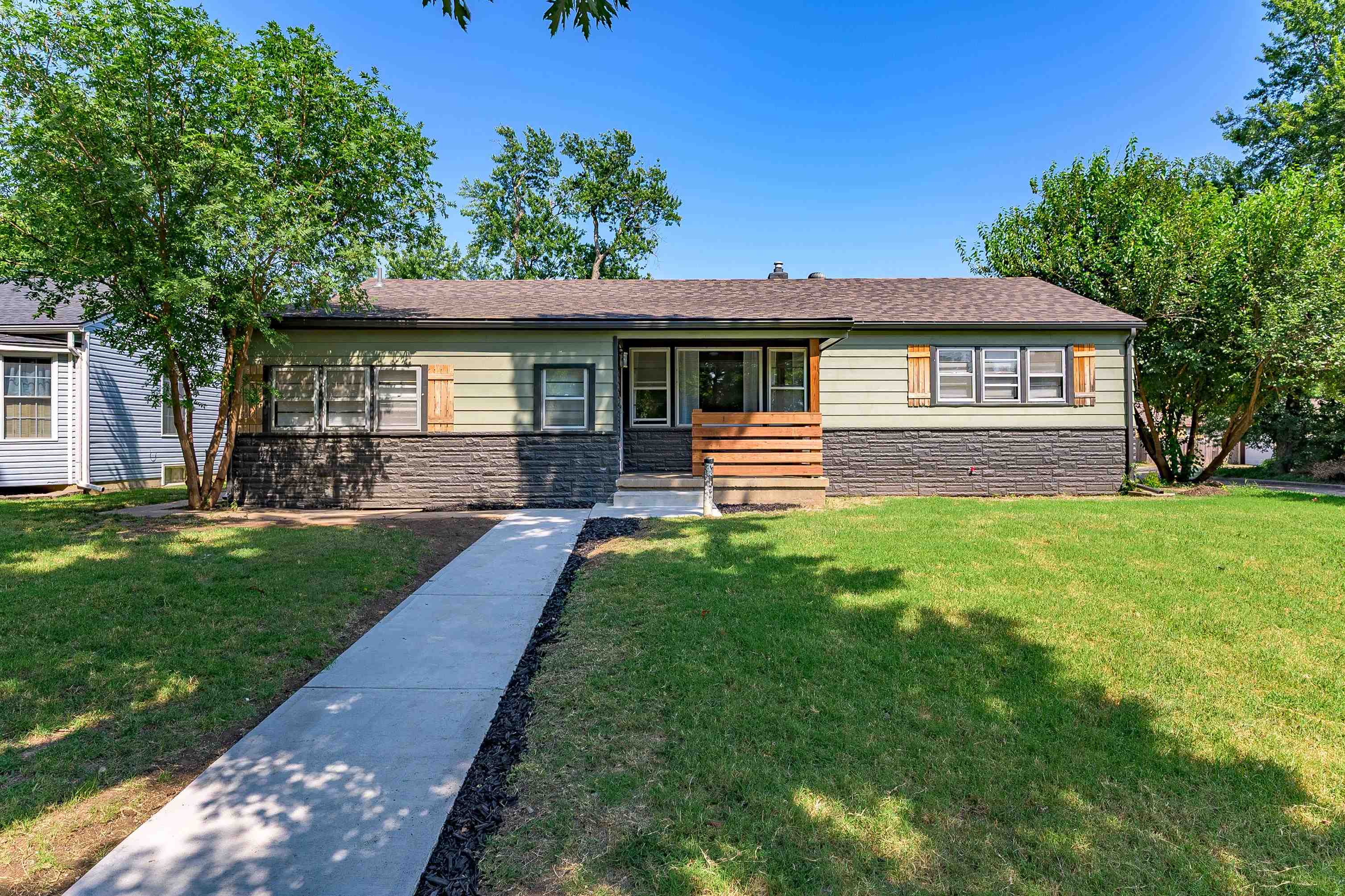 1858 S Volutsia Ave Property Photo 1