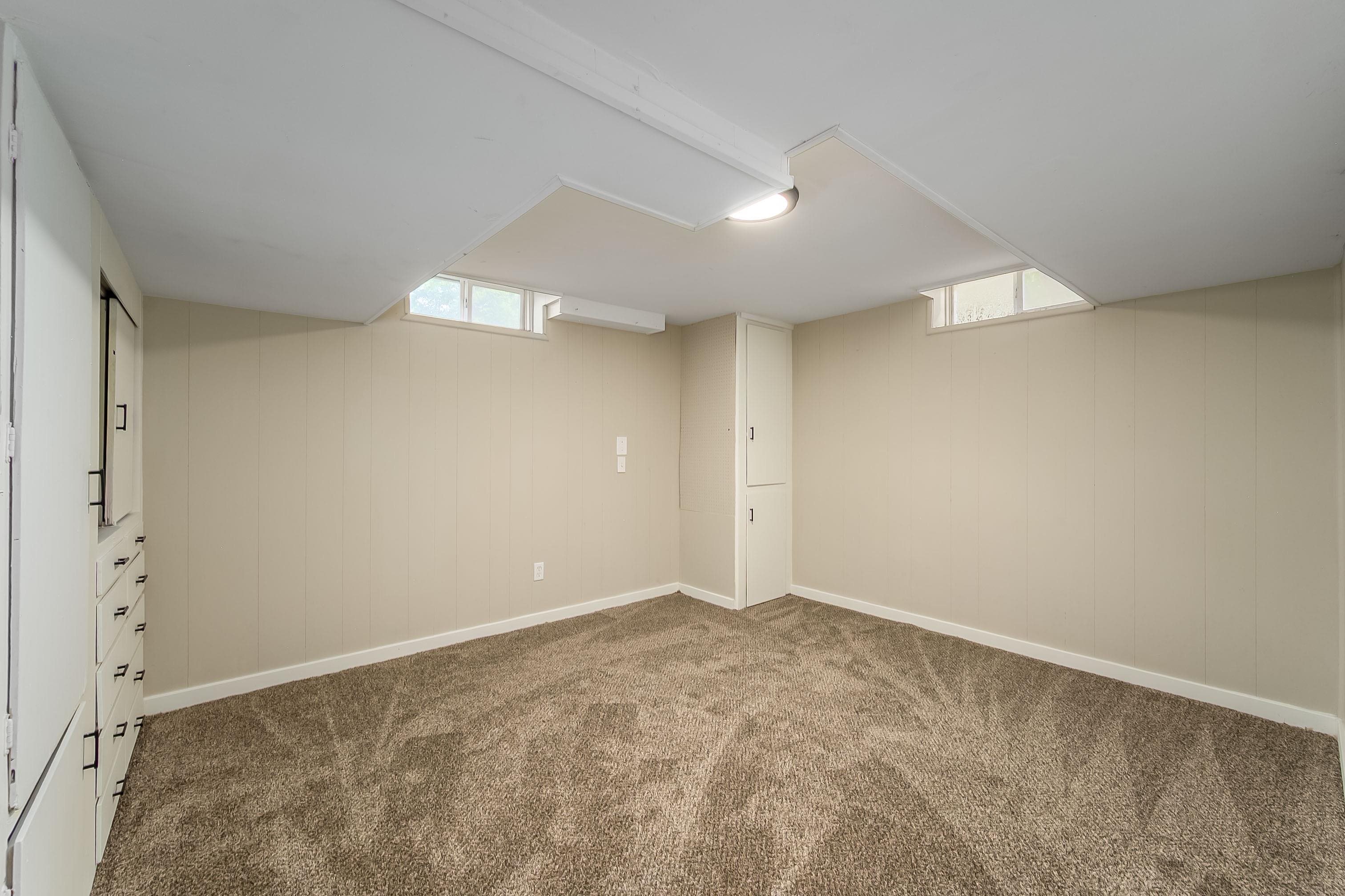 1858 S Volutsia Ave Property Photo 21