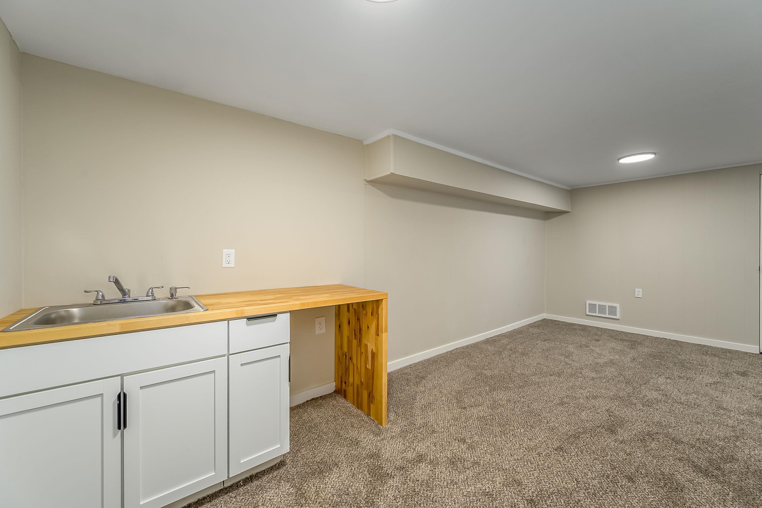1858 S Volutsia Ave Property Photo 23