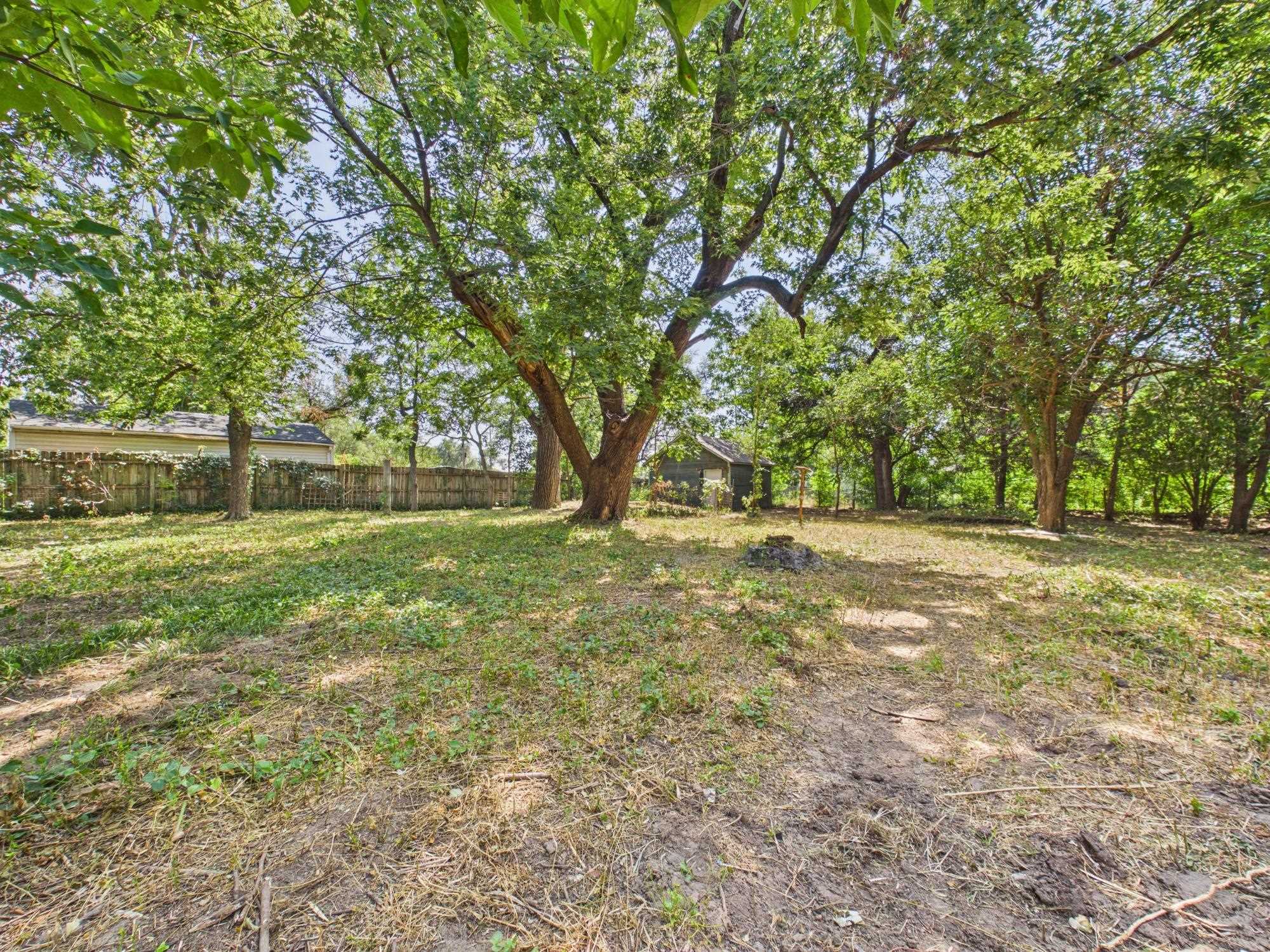 907 N Flora St Property Photo 29