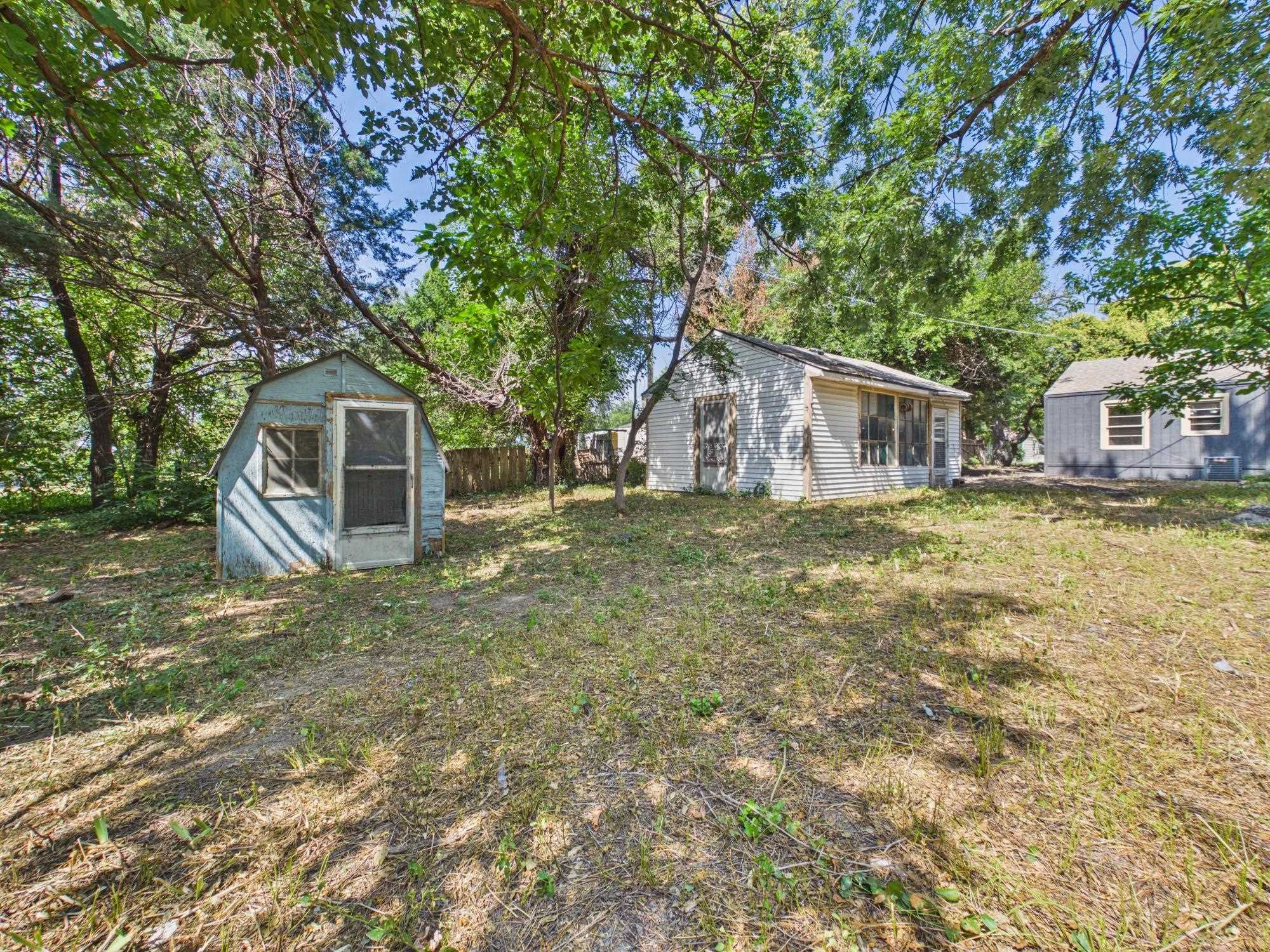 907 N Flora St Property Photo 33