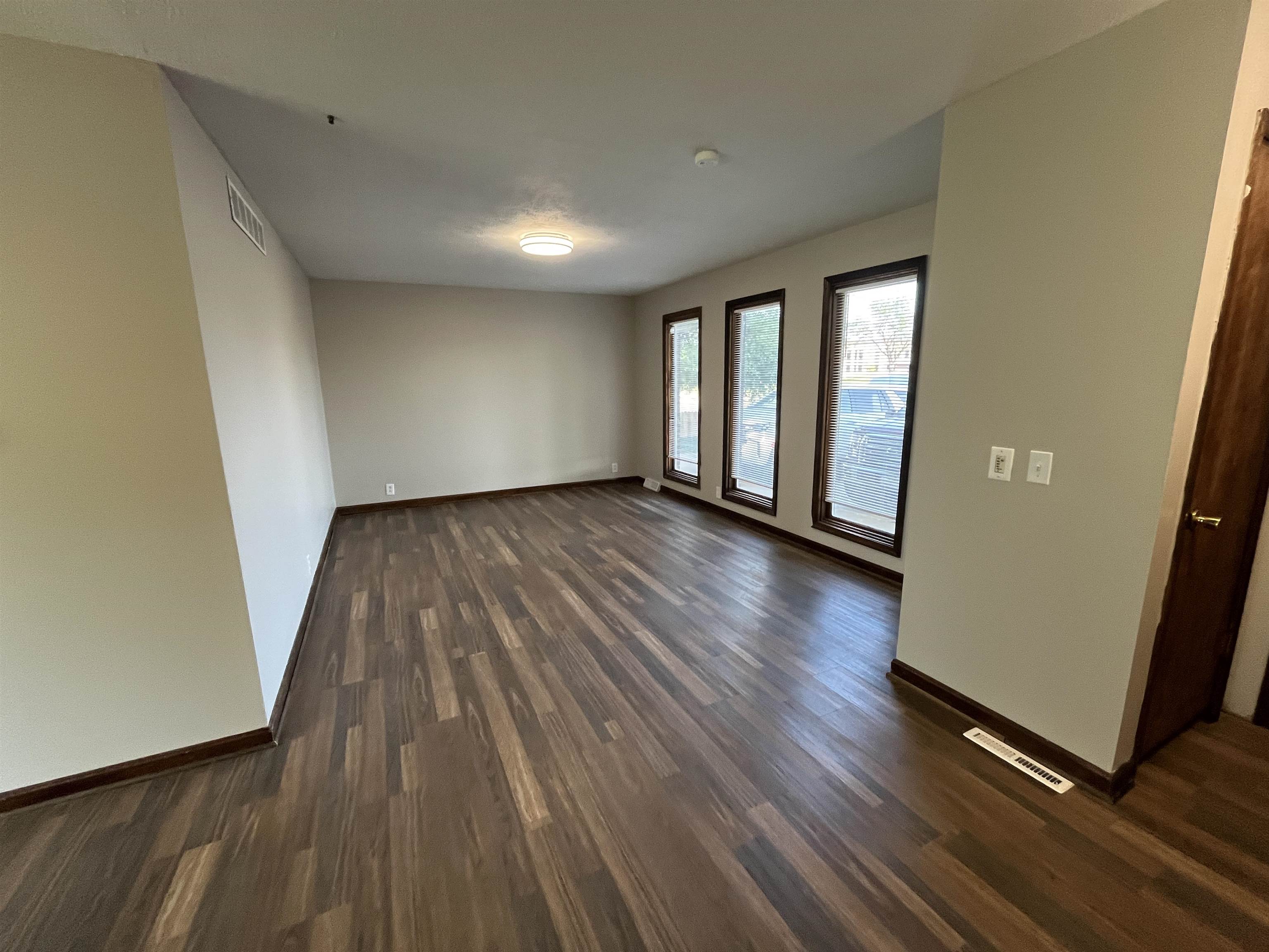 717 E Magnolia Road Property Photo 4