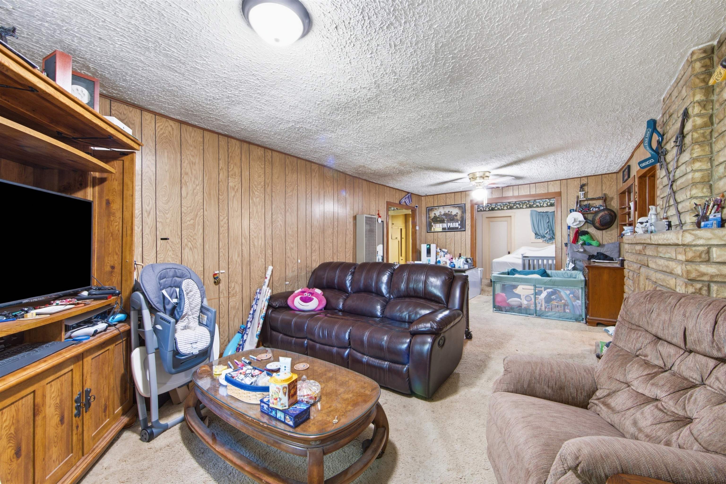 1925 W Mccormick Property Photo 4