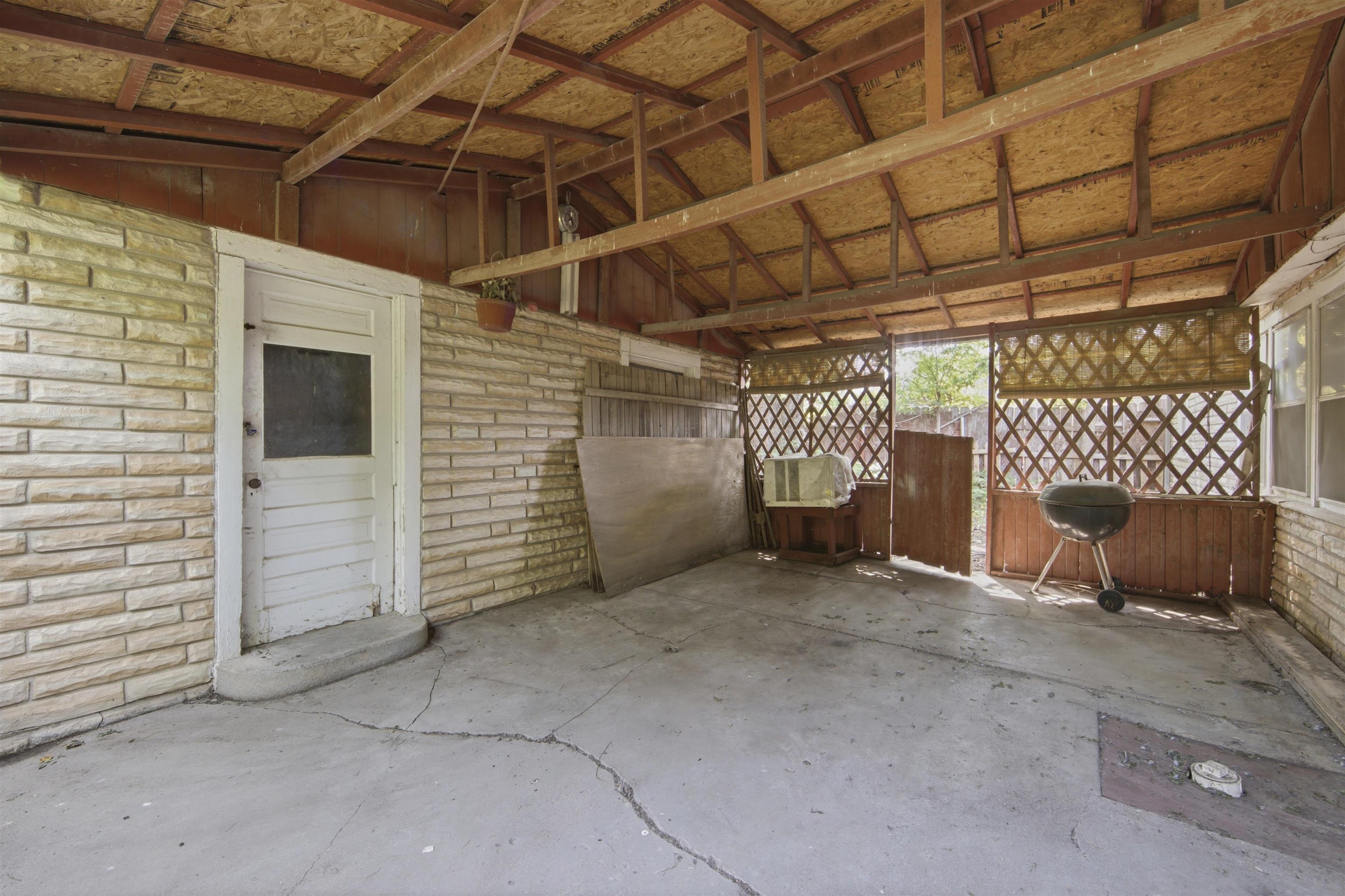 1925 W Mccormick Property Photo 17