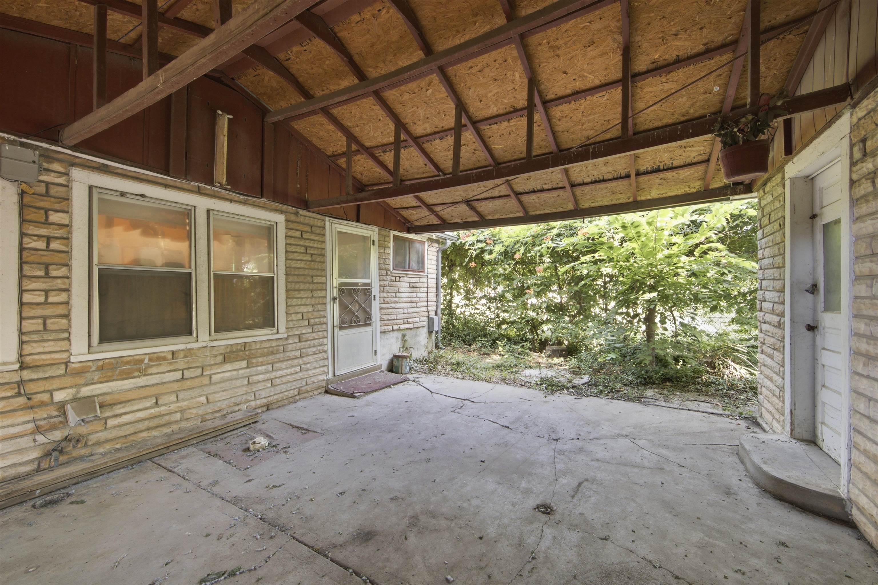 1925 W Mccormick Property Photo 18