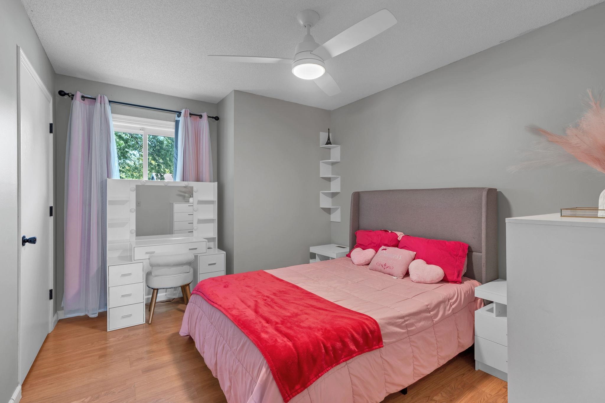 1833 N Shefford Property Photo 15