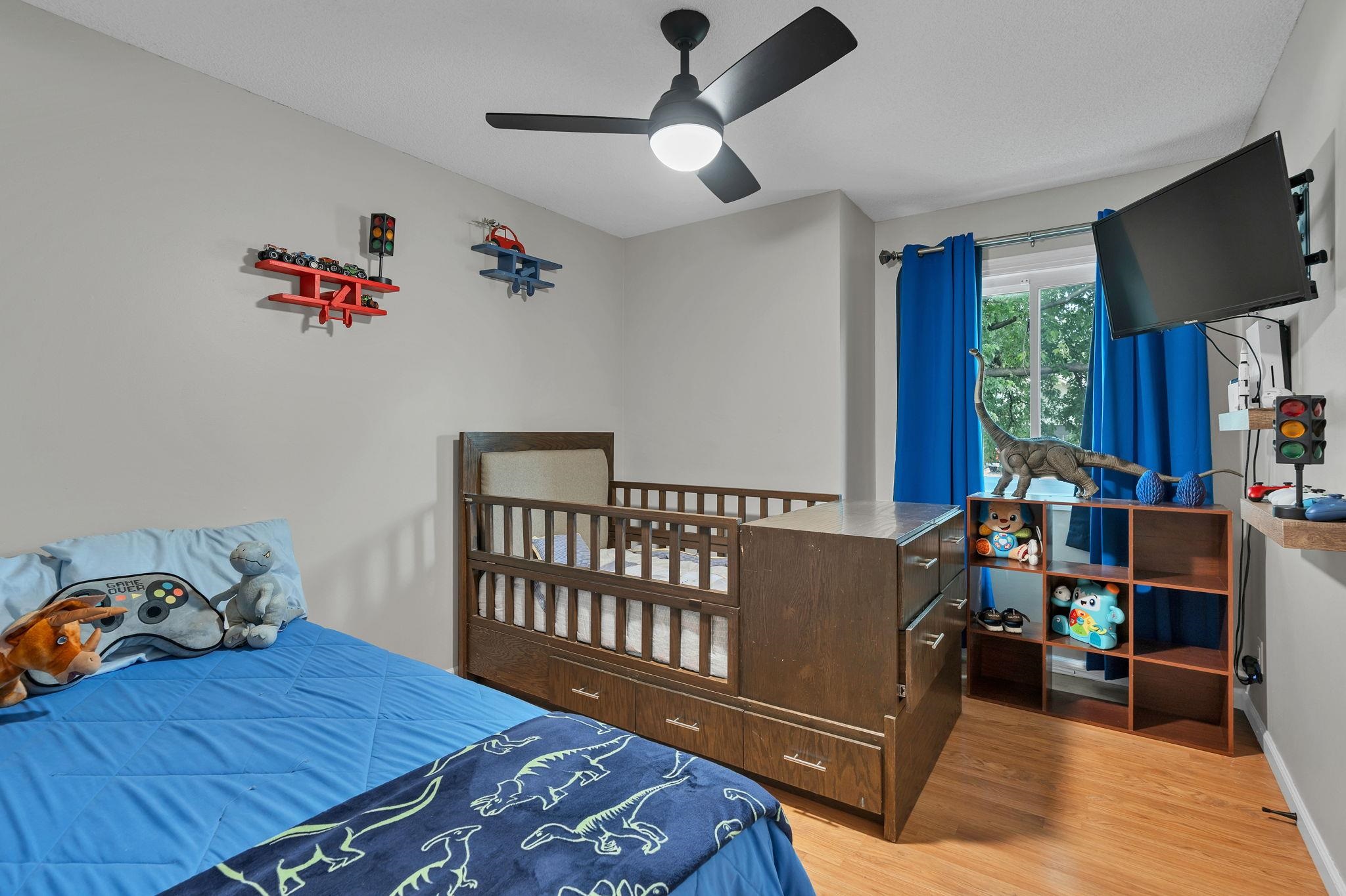 1833 N Shefford Property Photo 16