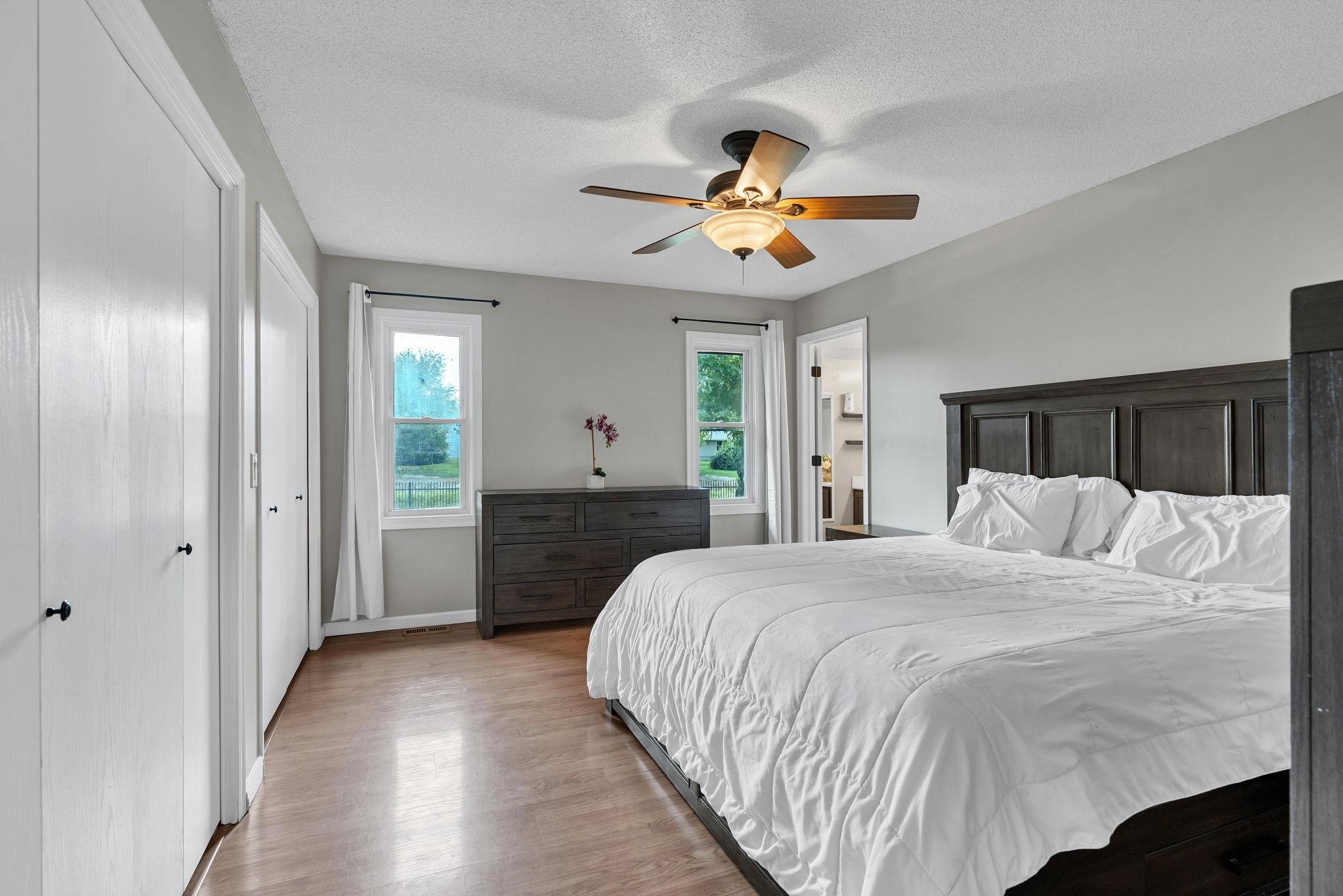 1833 N Shefford Property Photo 18