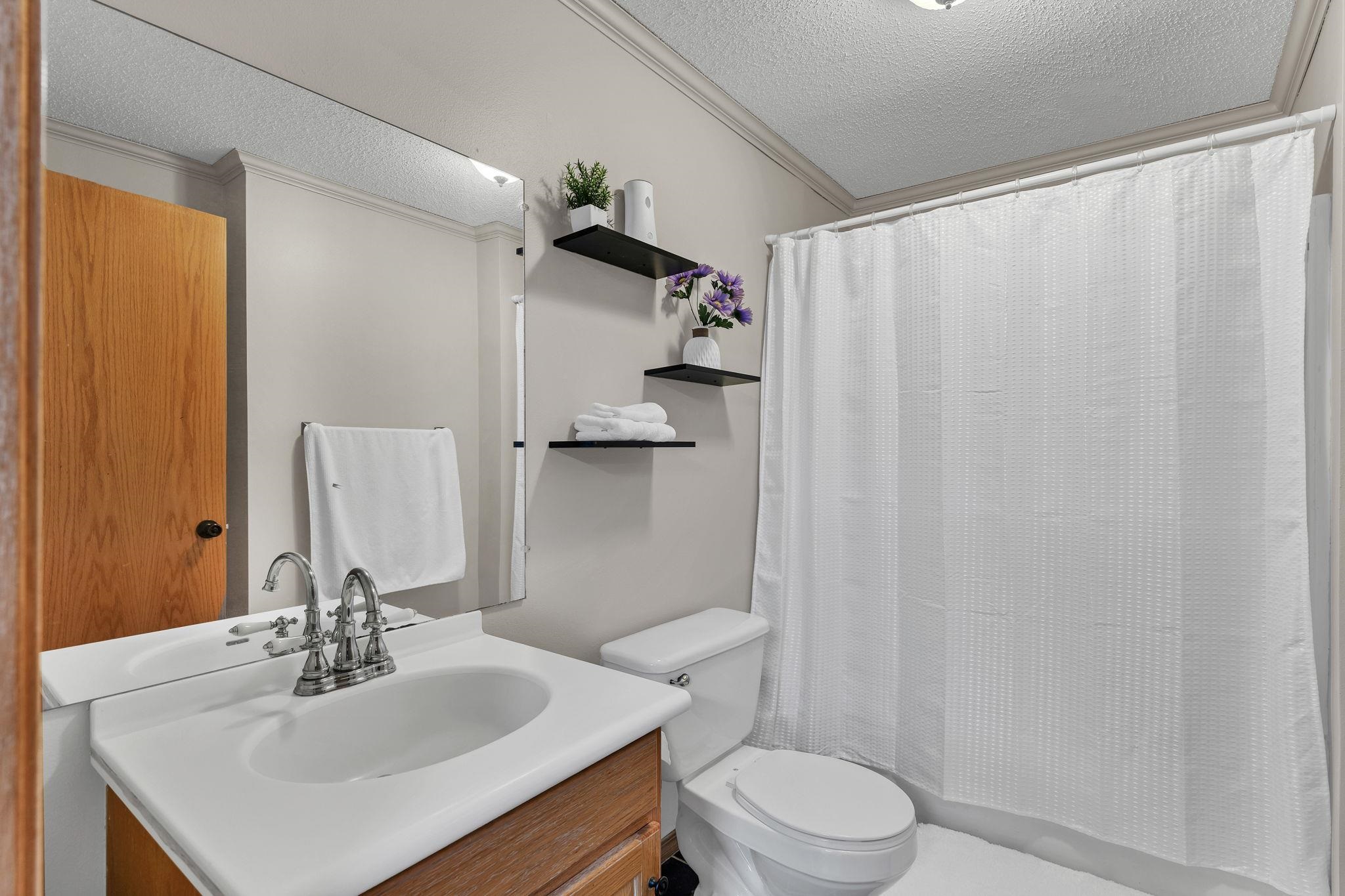 1833 N Shefford Property Photo 23