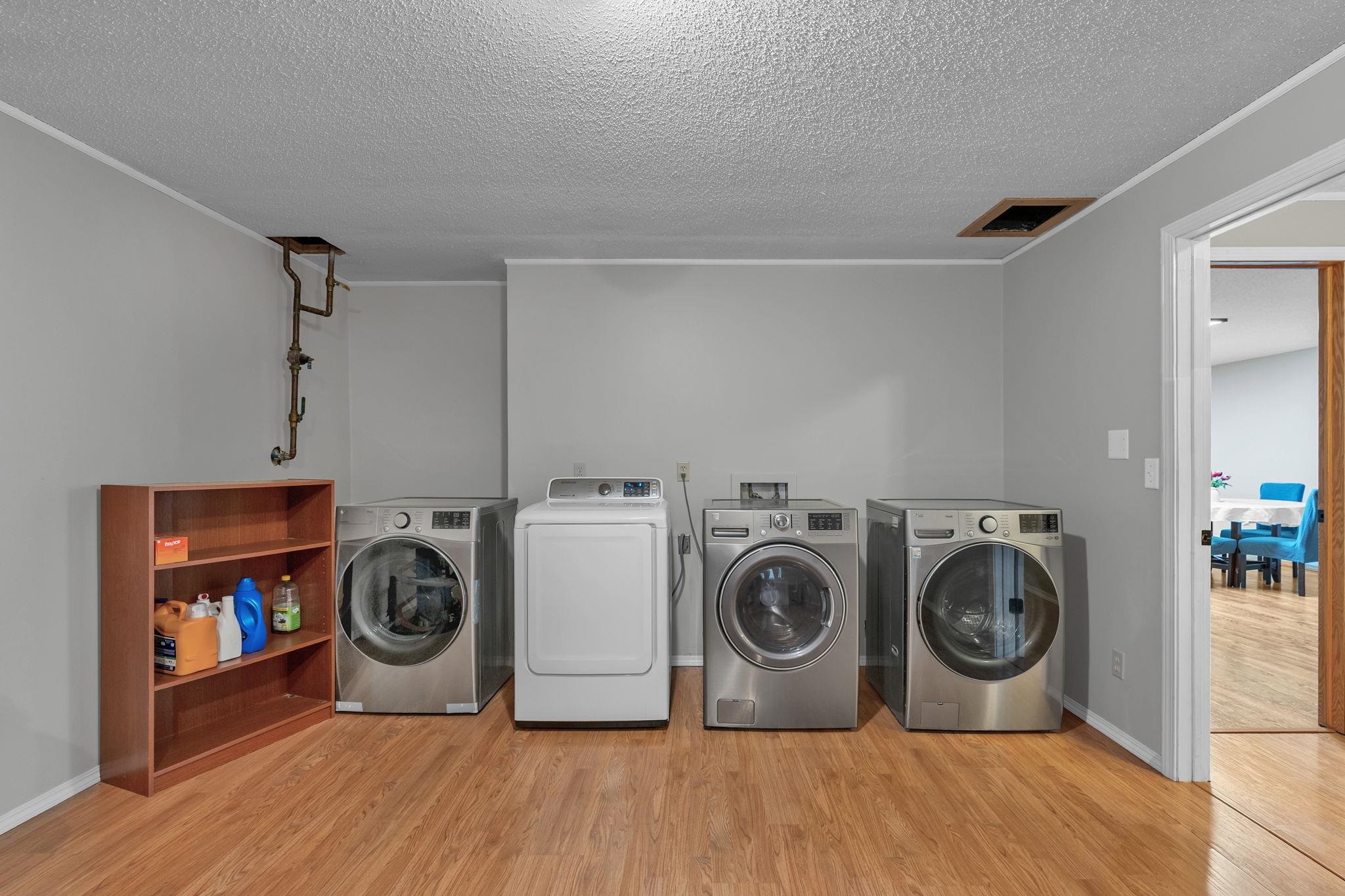 1833 N Shefford Property Photo 26