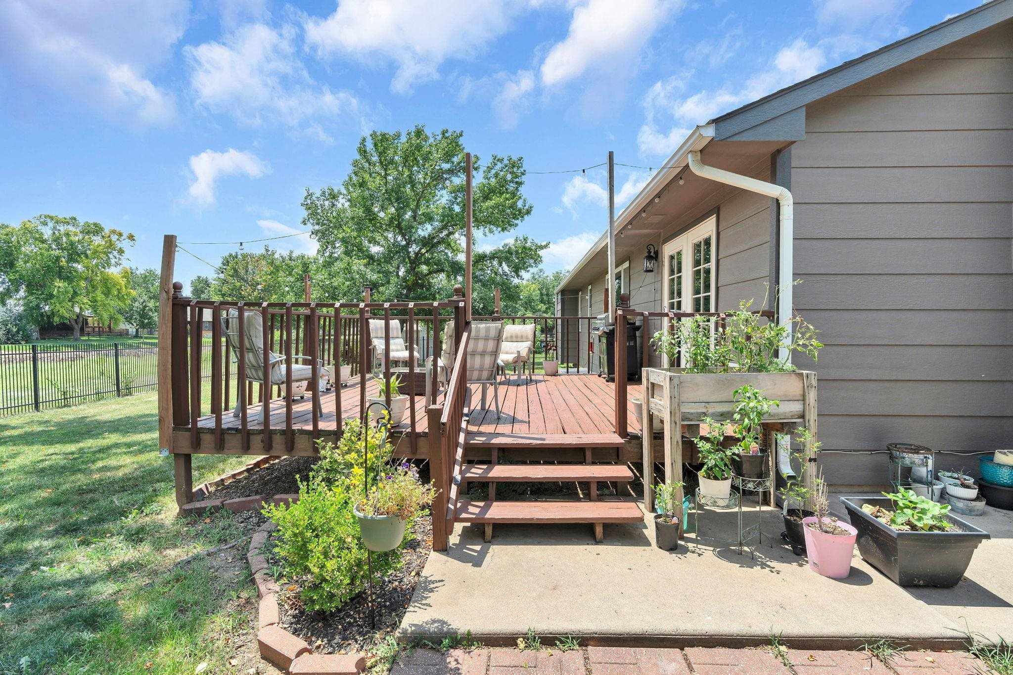 1833 N Shefford Property Photo 31