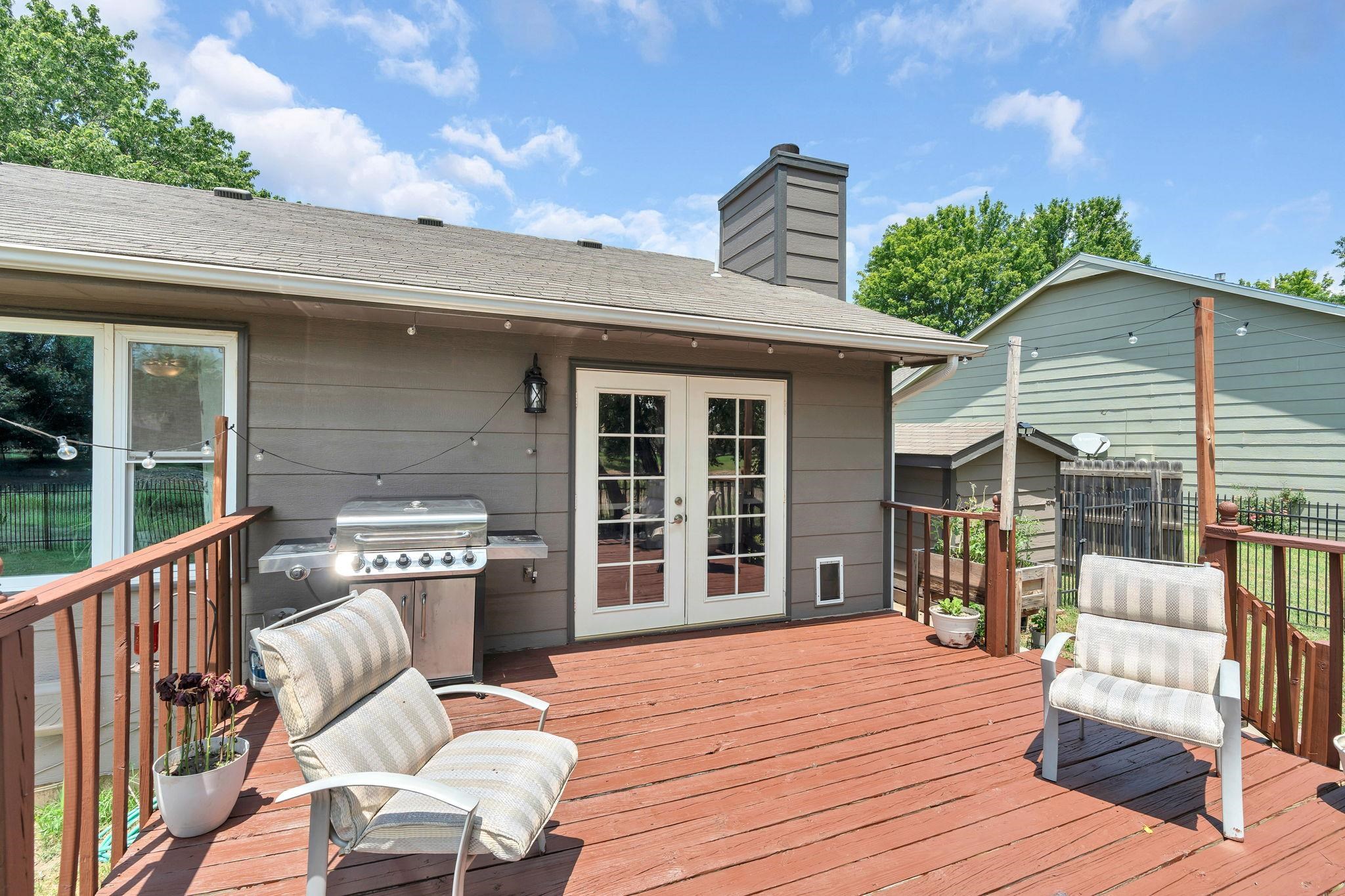 1833 N Shefford Property Photo 33