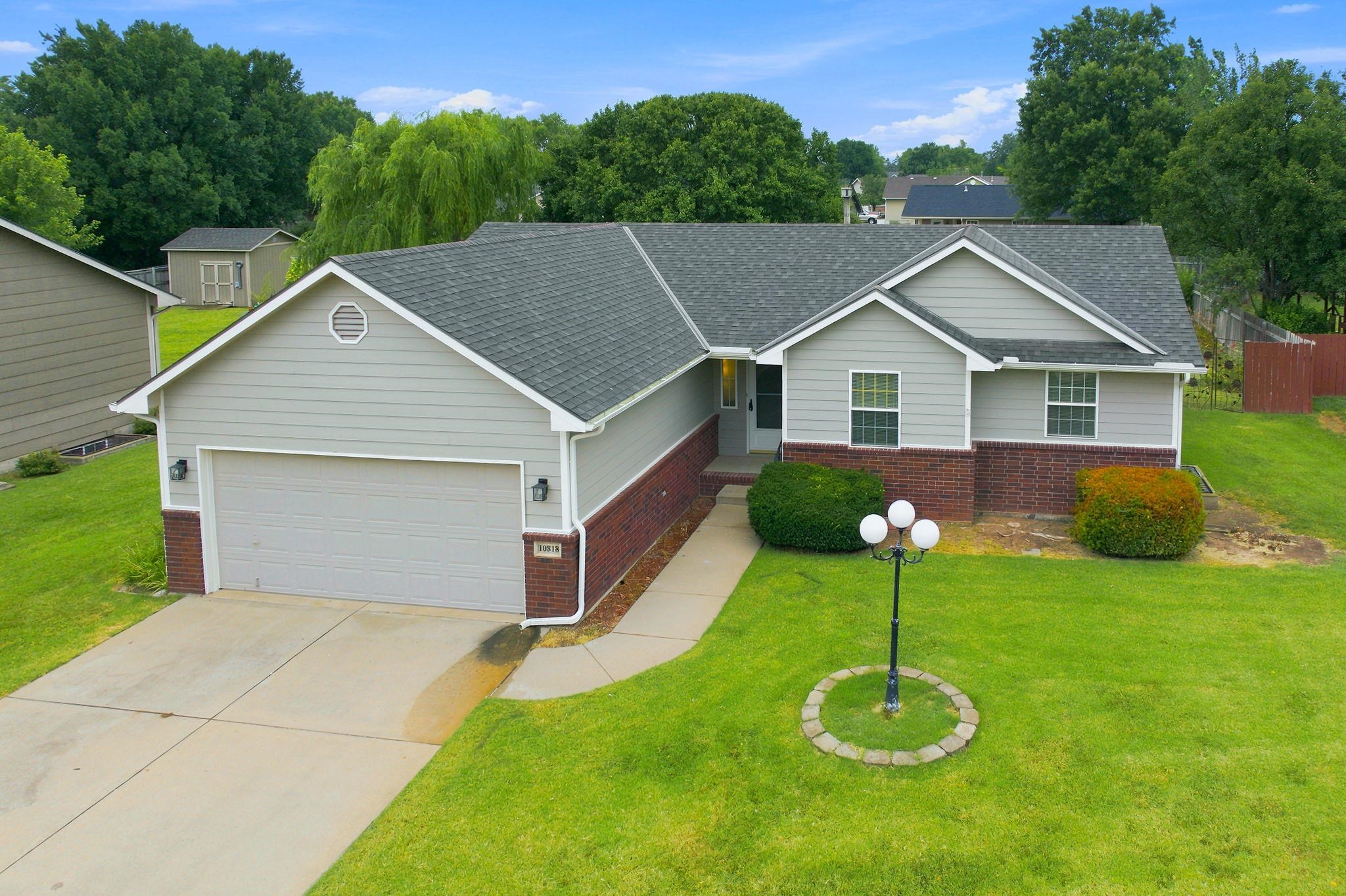 10818 W Central Park St Property Photo 3