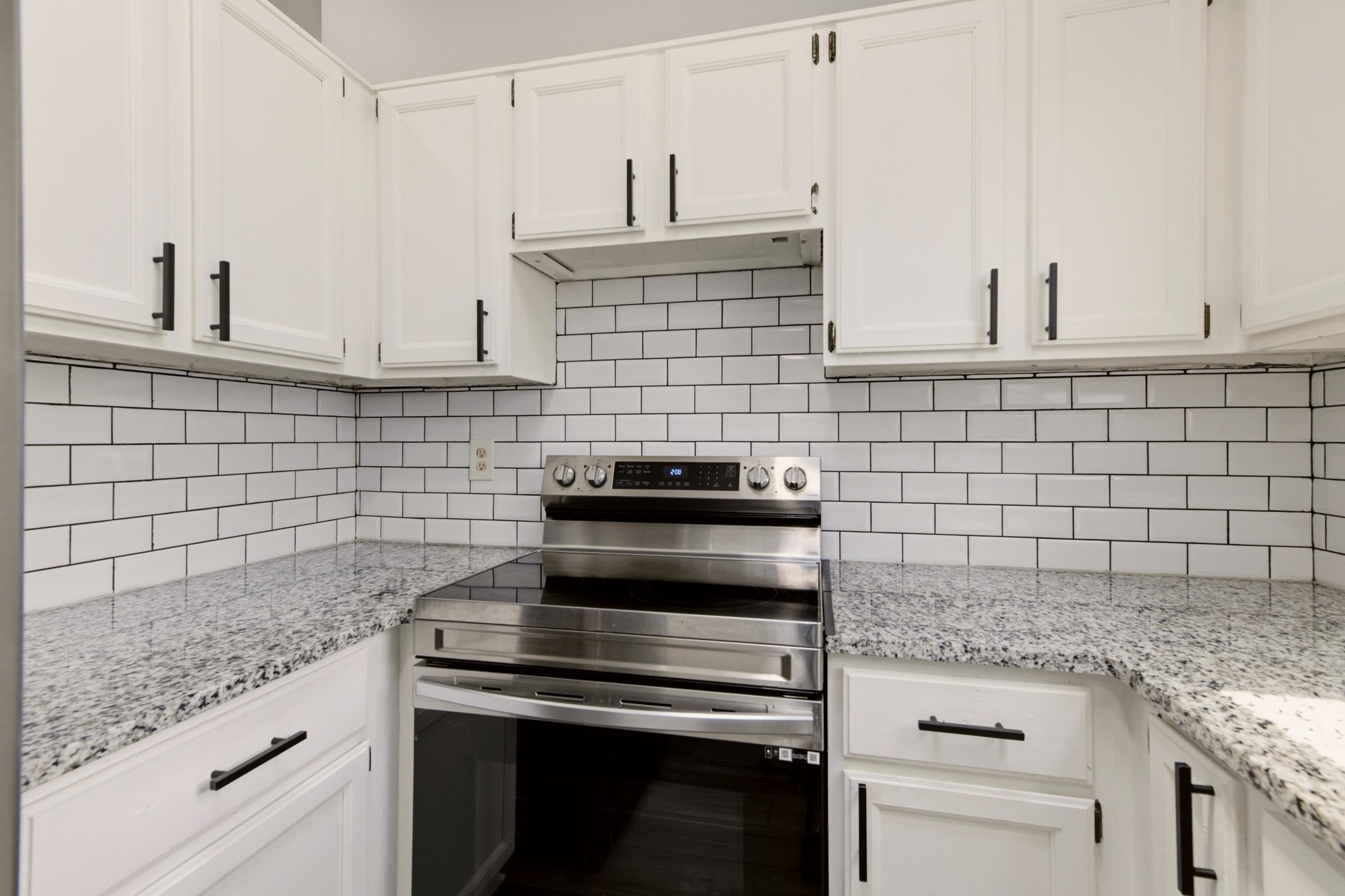 2530 N Beacon Hill St Property Photo 10
