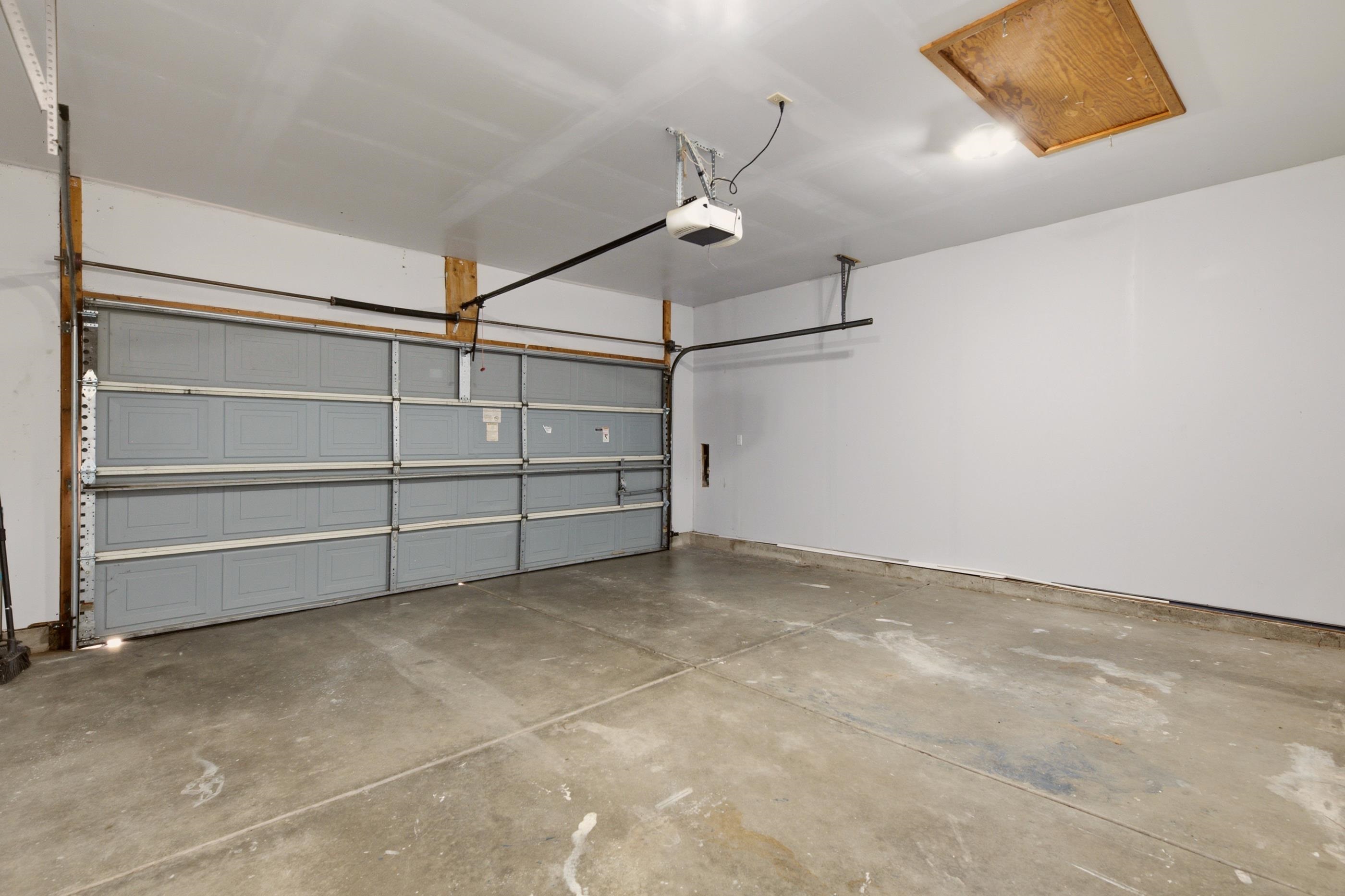 2530 N Beacon Hill St Property Photo 28