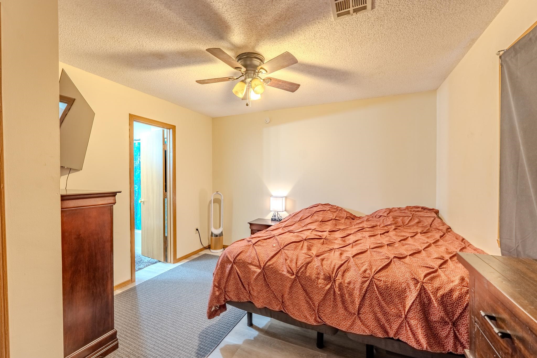 203 S Westview Dr Property Photo 9