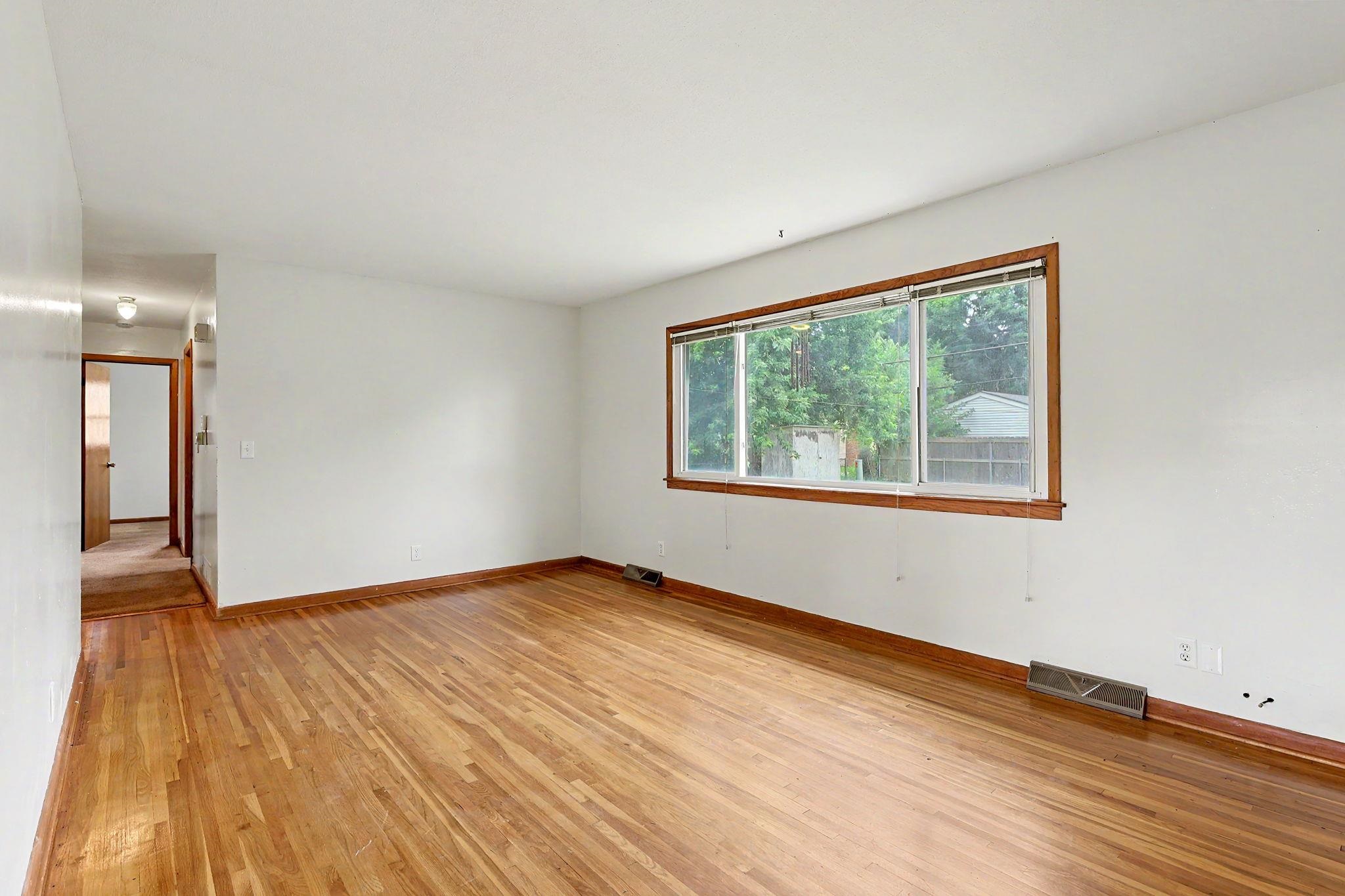 2027 W Manhattan Dr Property Photo 7