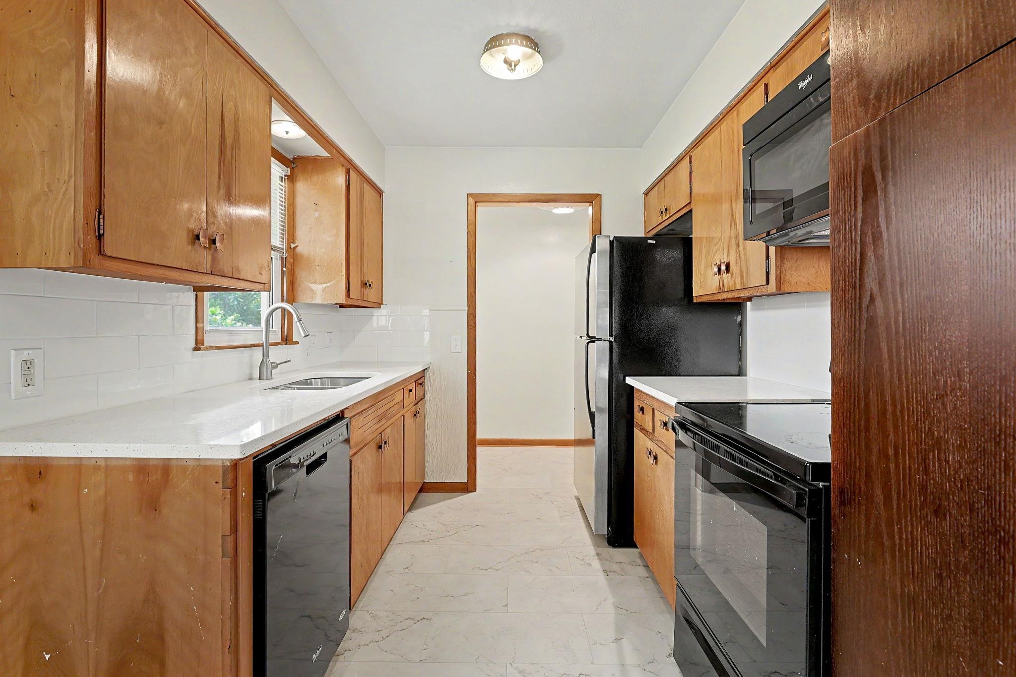 2027 W Manhattan Dr Property Photo 10