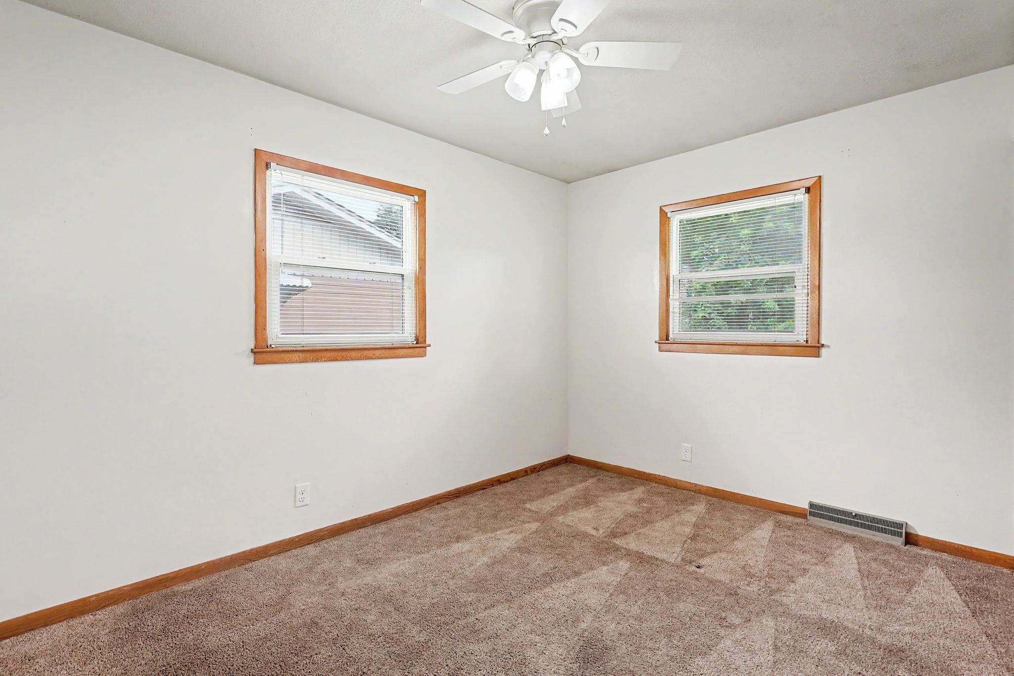 2027 W Manhattan Dr Property Photo 17