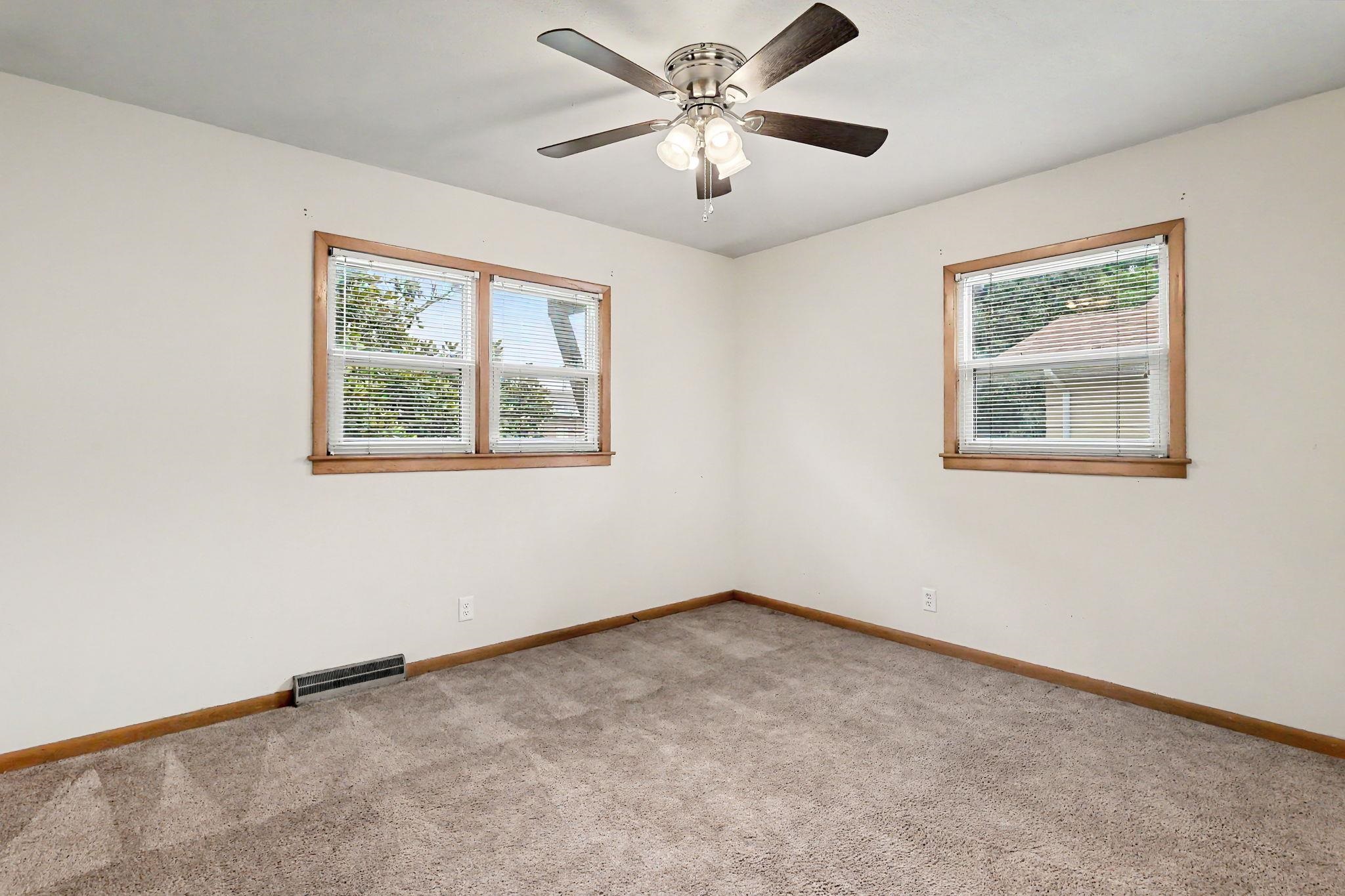 2027 W Manhattan Dr Property Photo 19