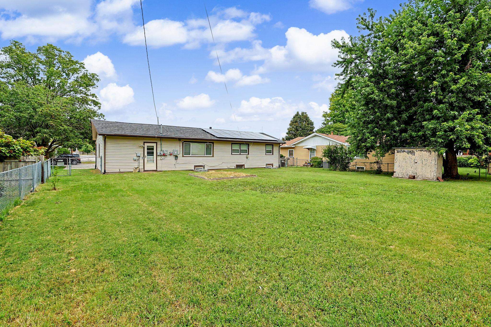 2027 W Manhattan Dr Property Photo 26