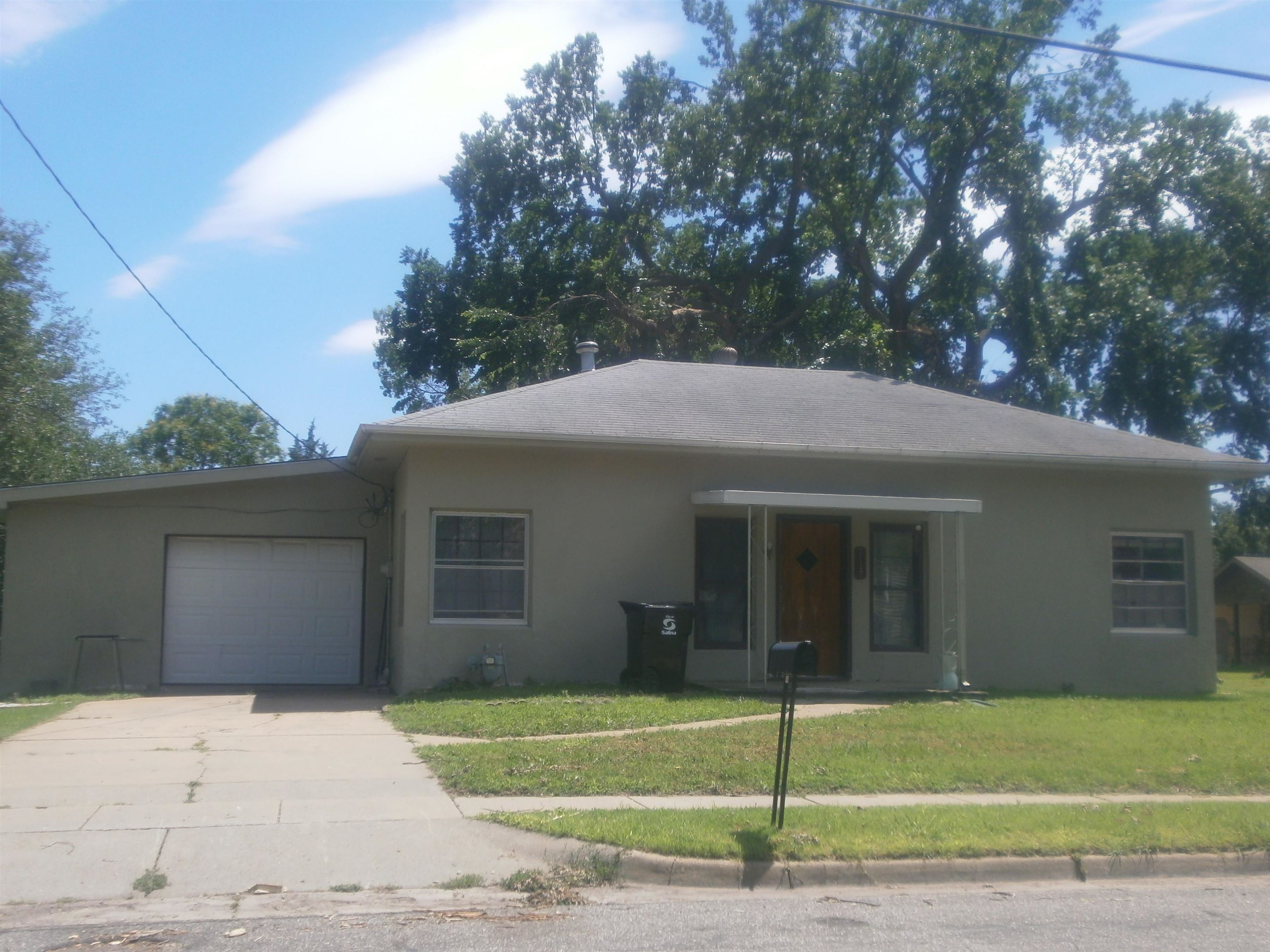 1117 W Republic Ave Property Photo 2