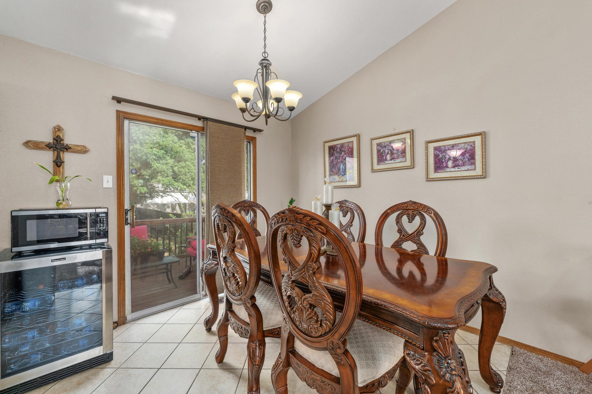 2425 N Beacon Hill Property Photo 10