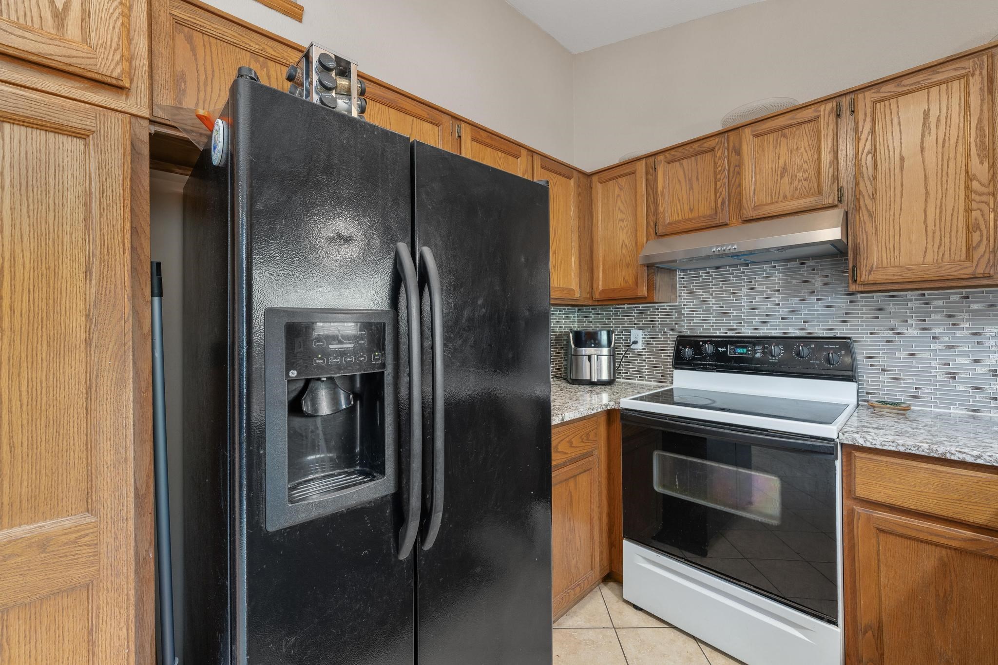 2425 N Beacon Hill Property Photo 14