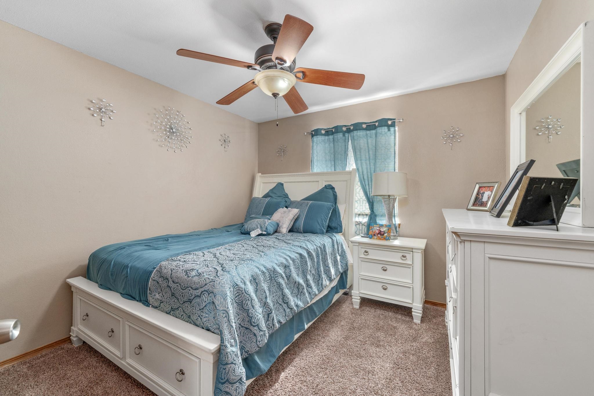 2425 N Beacon Hill Property Photo 18