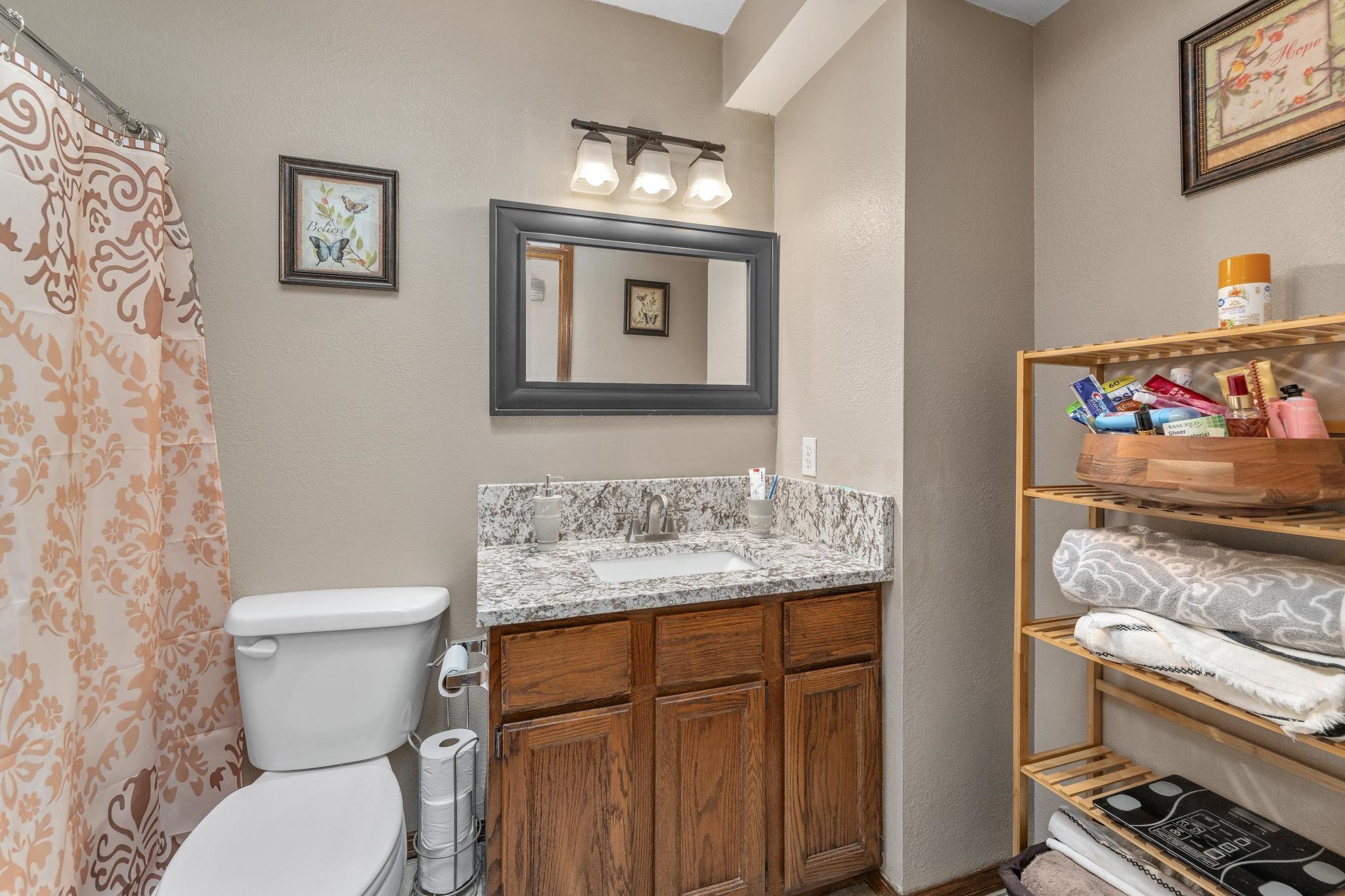 2425 N Beacon Hill Property Photo 19