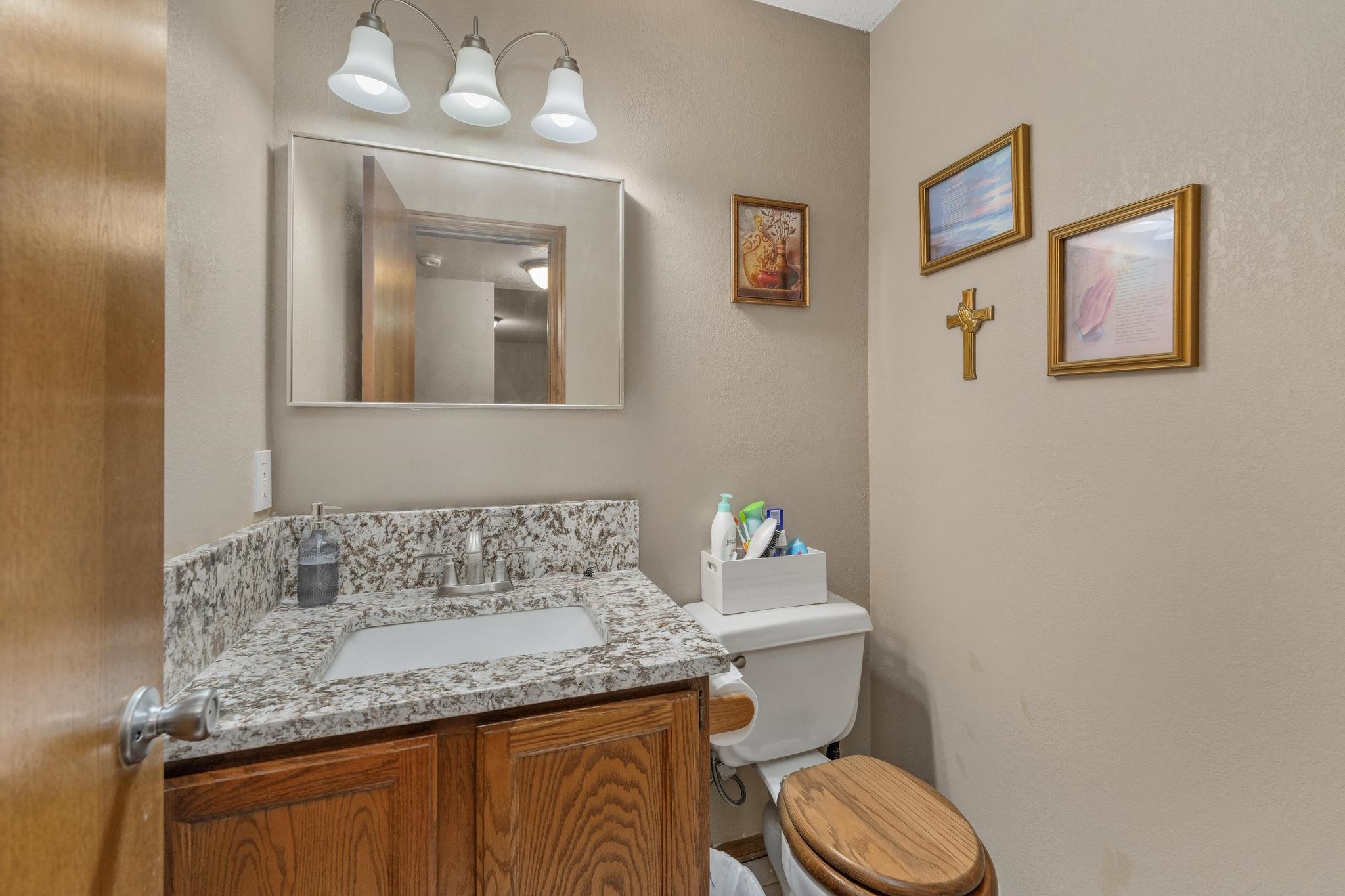 2425 N Beacon Hill Property Photo 22