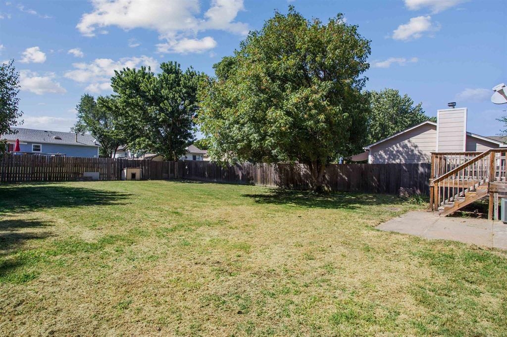 2425 N Beacon Hill Property Photo 31