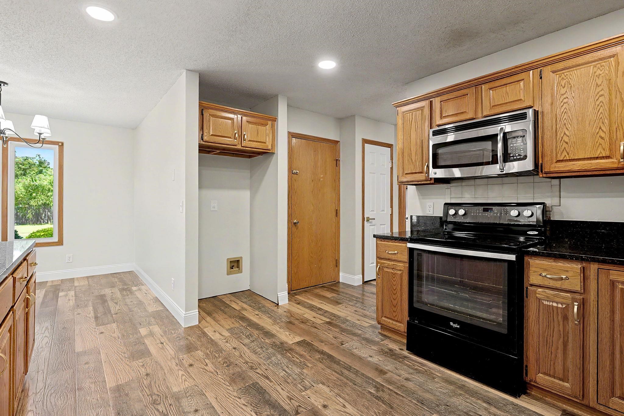 254 N Lakeside Dr Property Photo 9