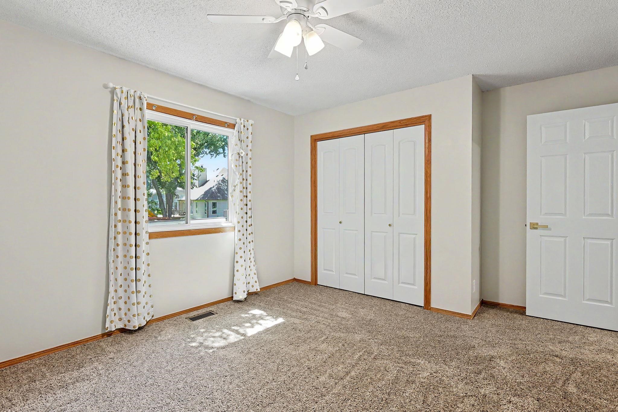 254 N Lakeside Dr Property Photo 18