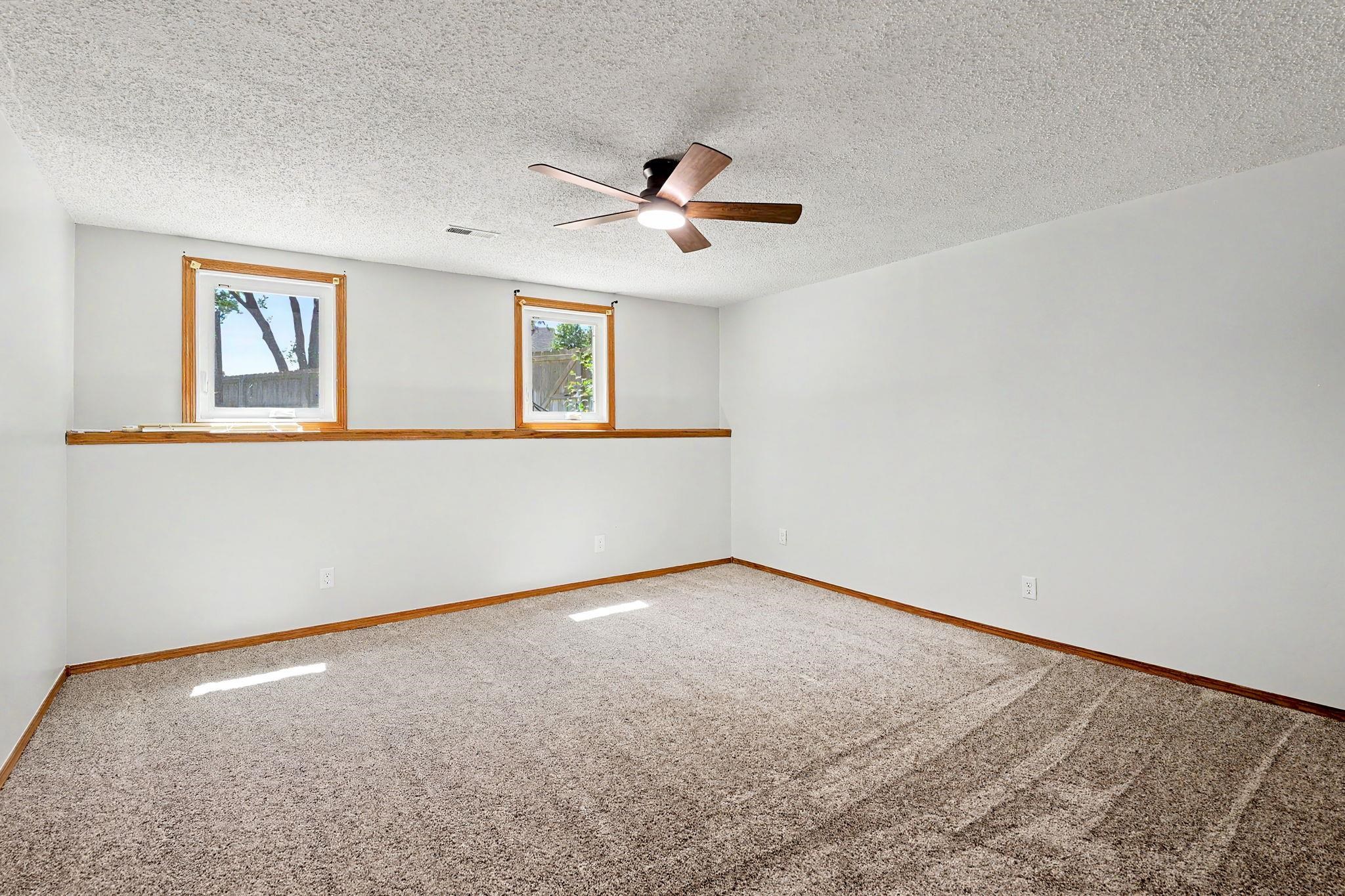 254 N Lakeside Dr Property Photo 30