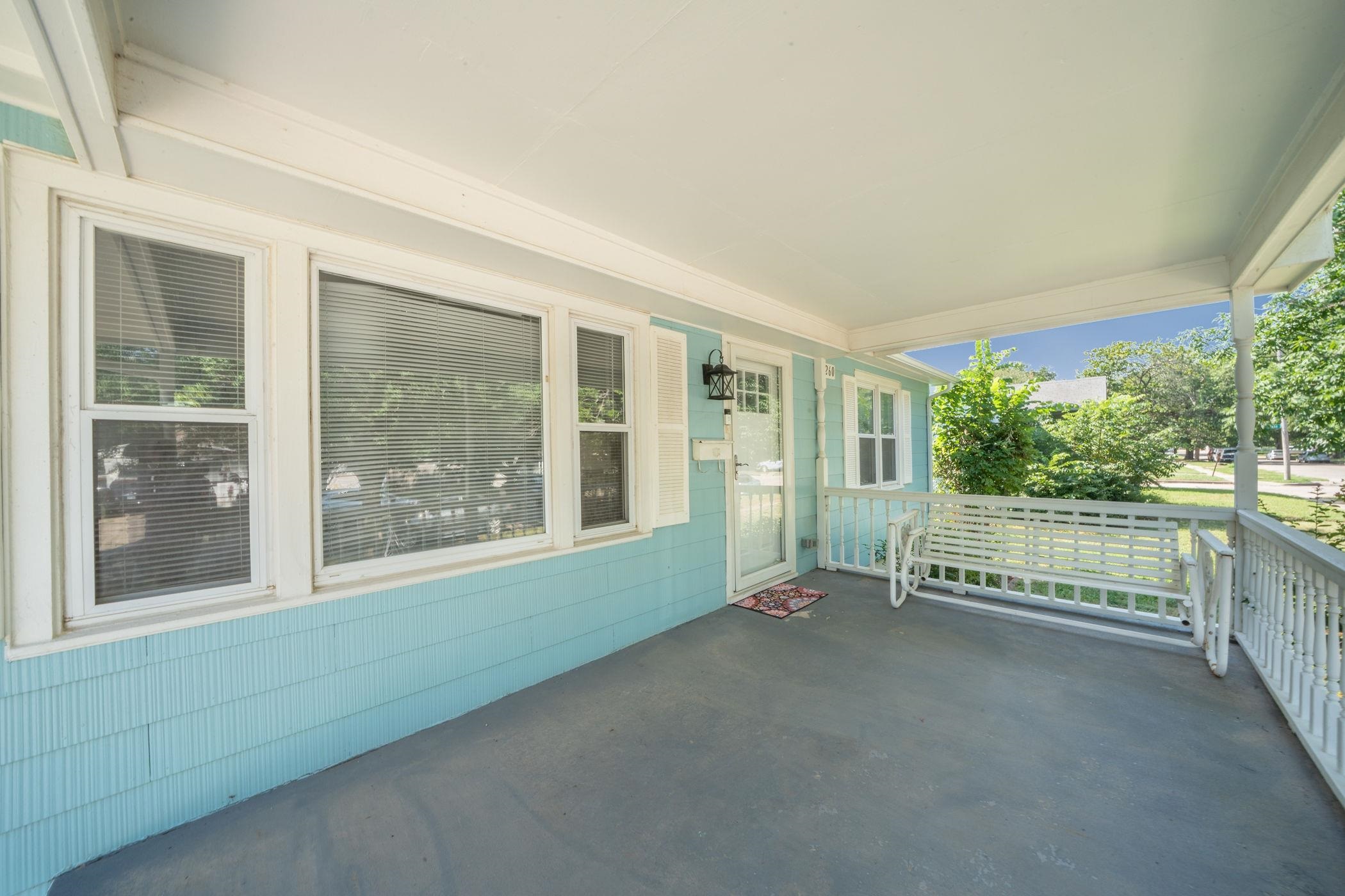 2260 S Victoria St. Property Photo 2