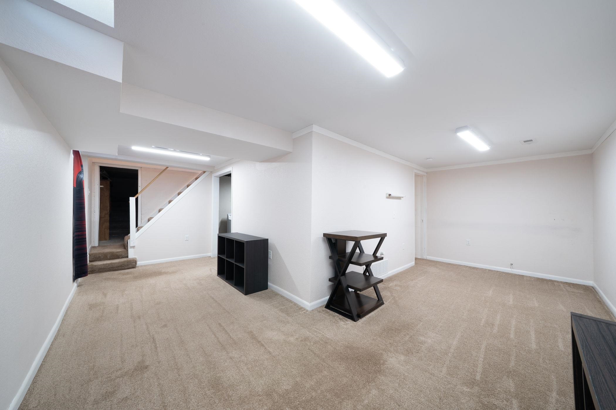 2260 S Victoria St. Property Photo 17