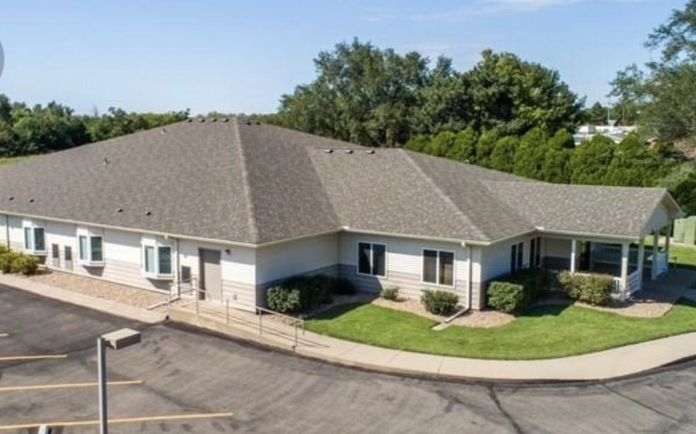 1411 S Douglas Property Photo 1