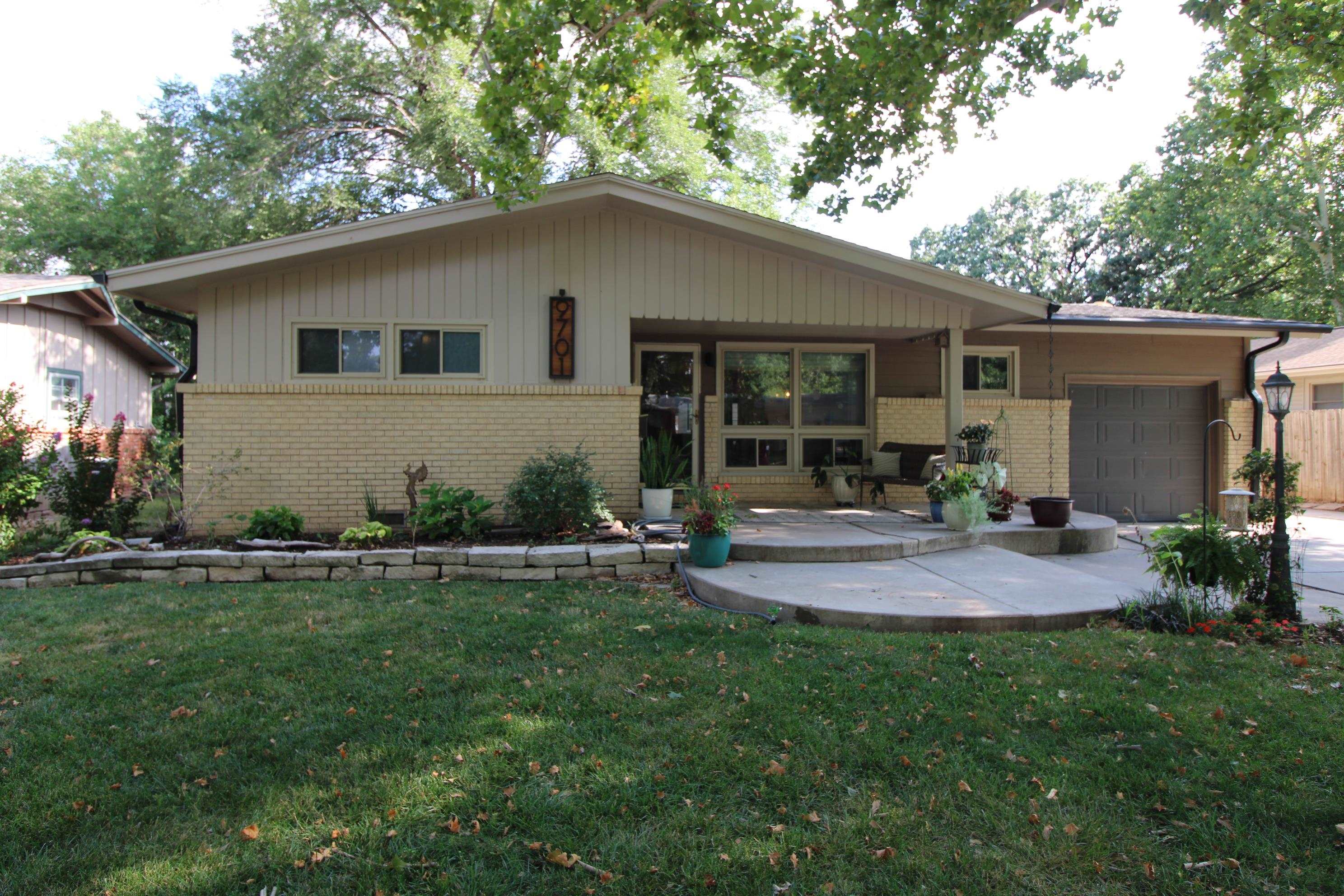 9701 W Kenny Ln Property Photo 1