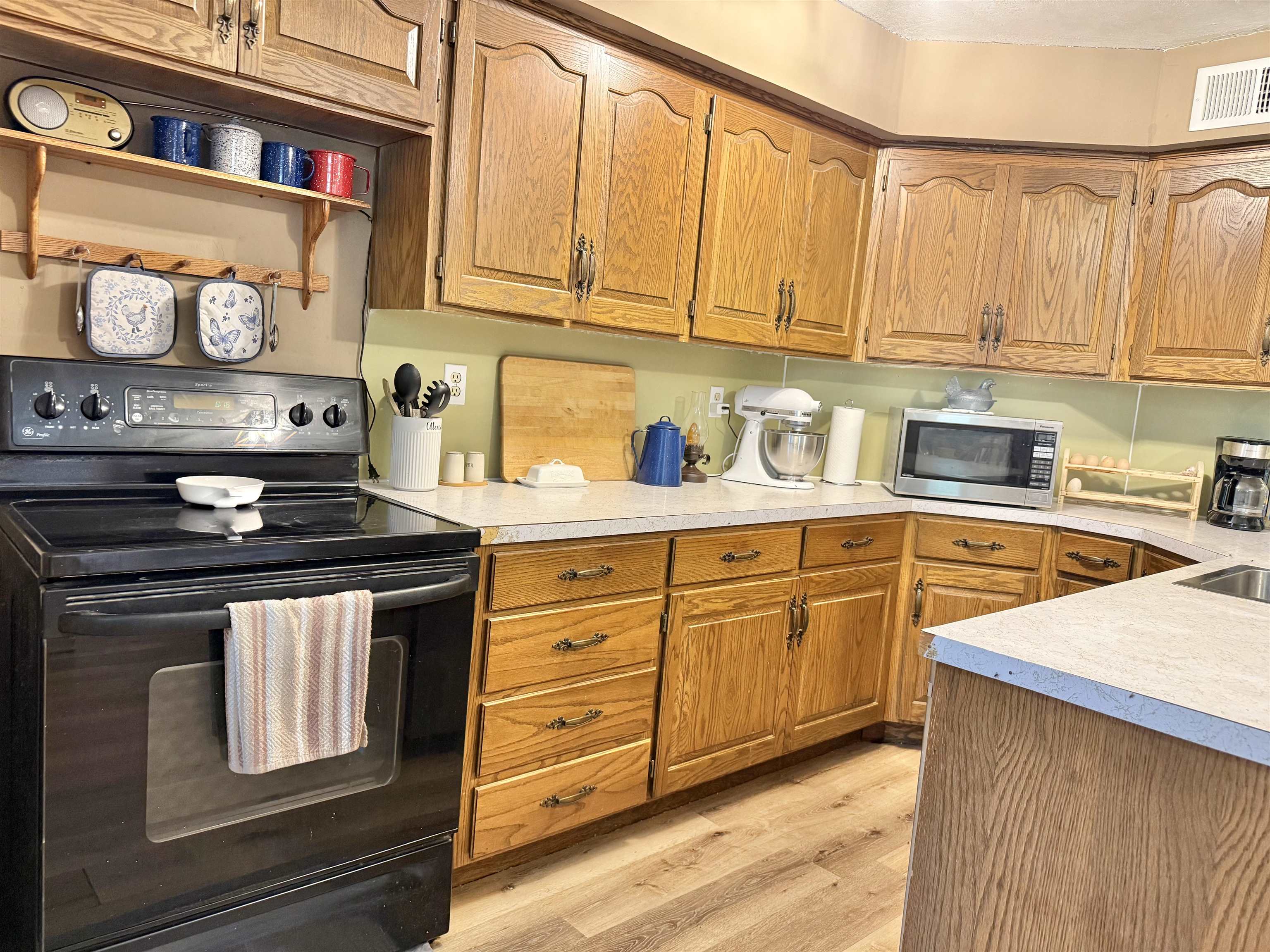 632 W G Property Photo 10