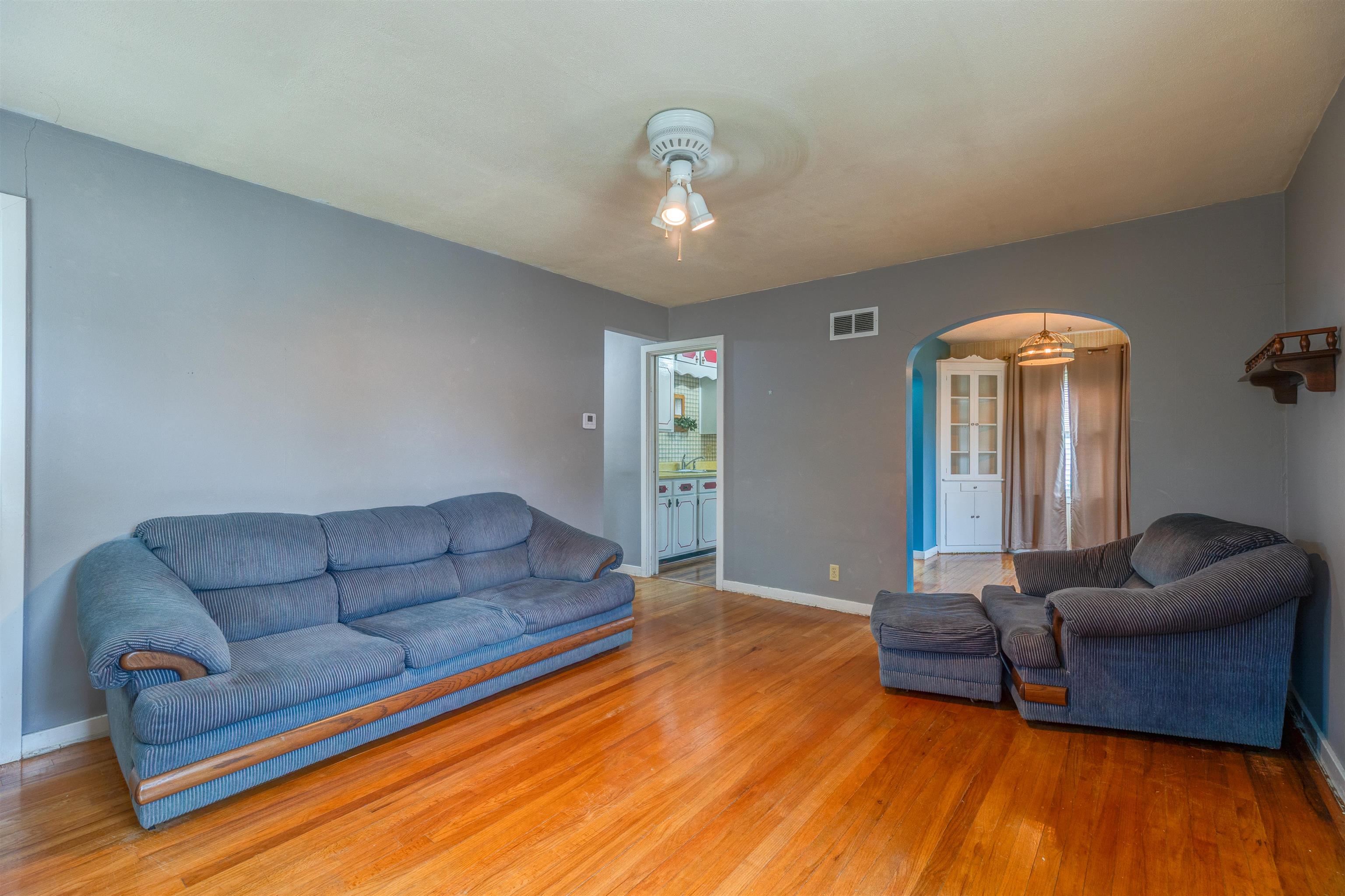 131 S 12th Street Property Photo 3