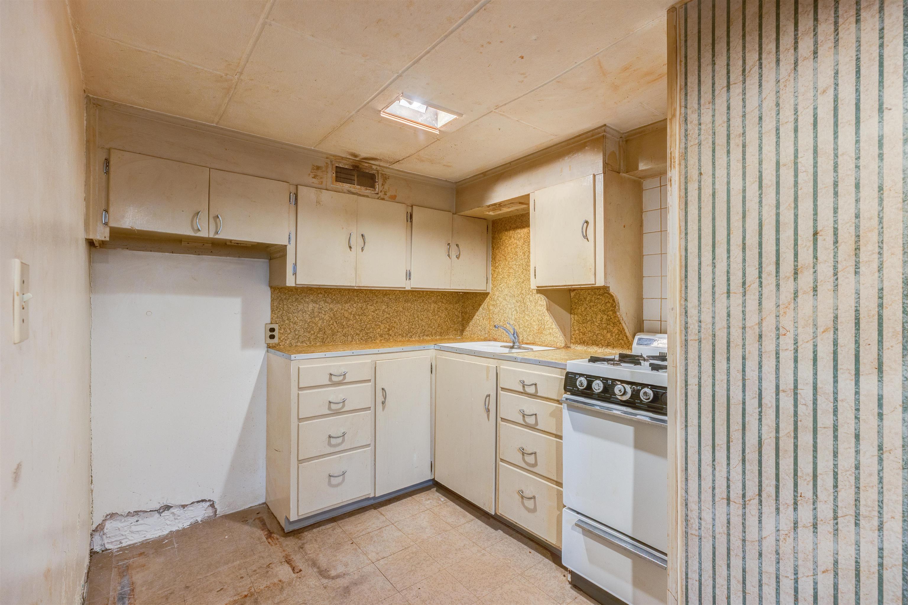 131 S 12th Street Property Photo 16