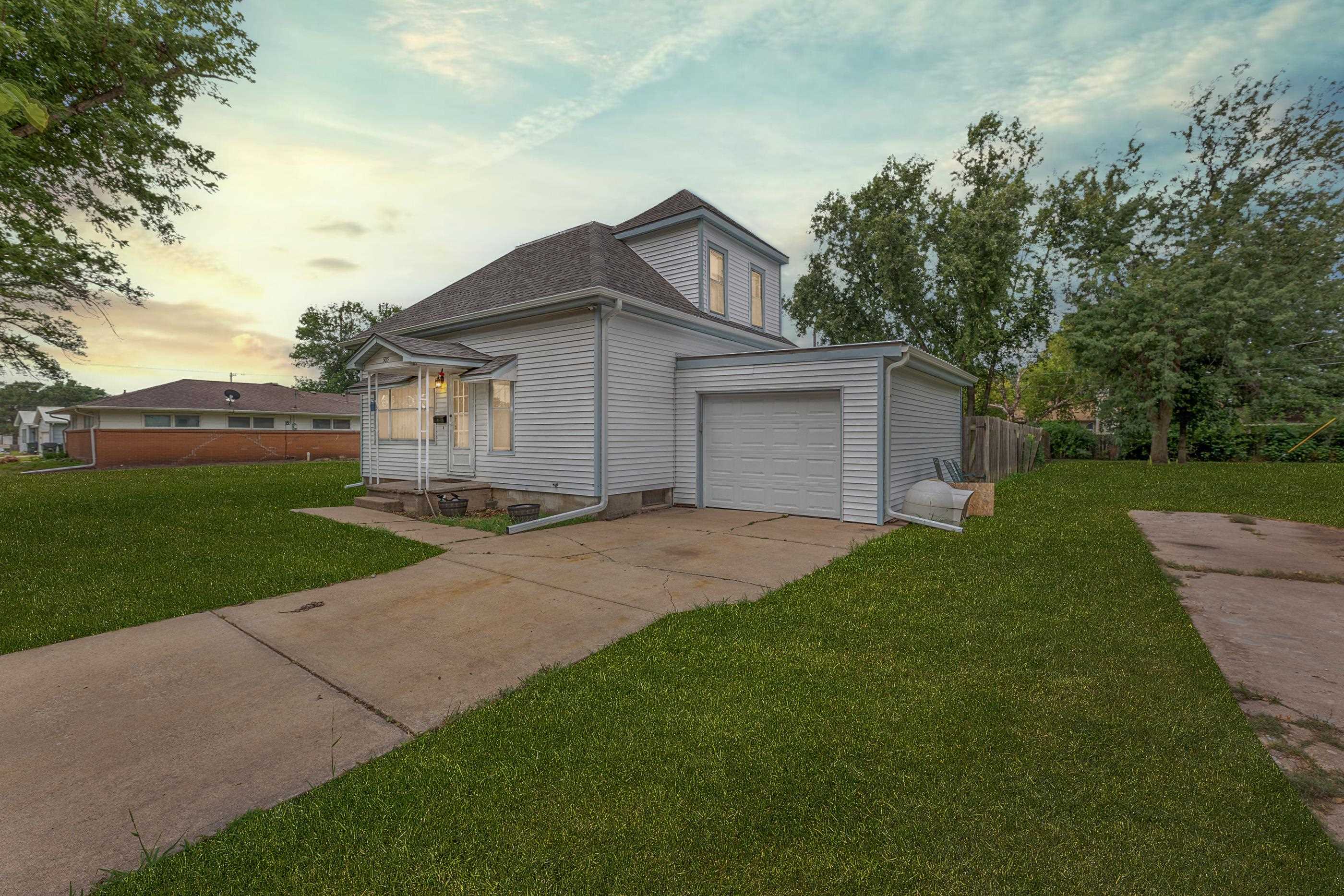 505 Sweezy Property Photo 2