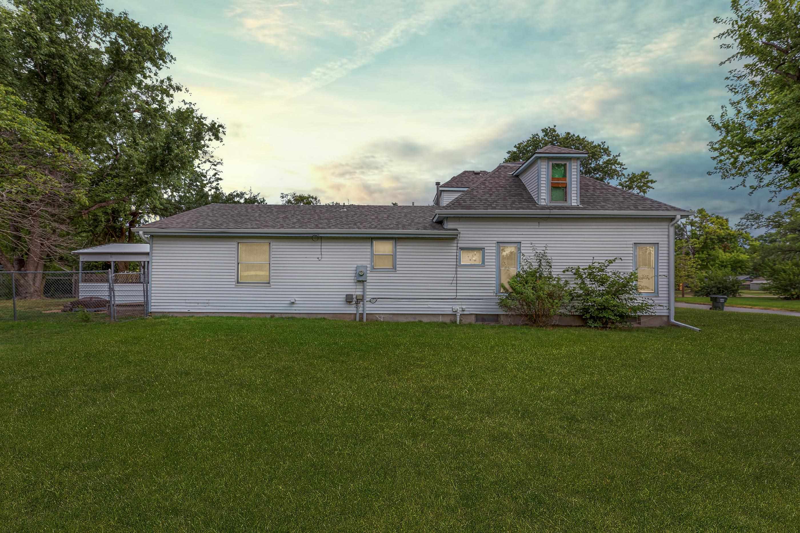 505 Sweezy Property Photo 3