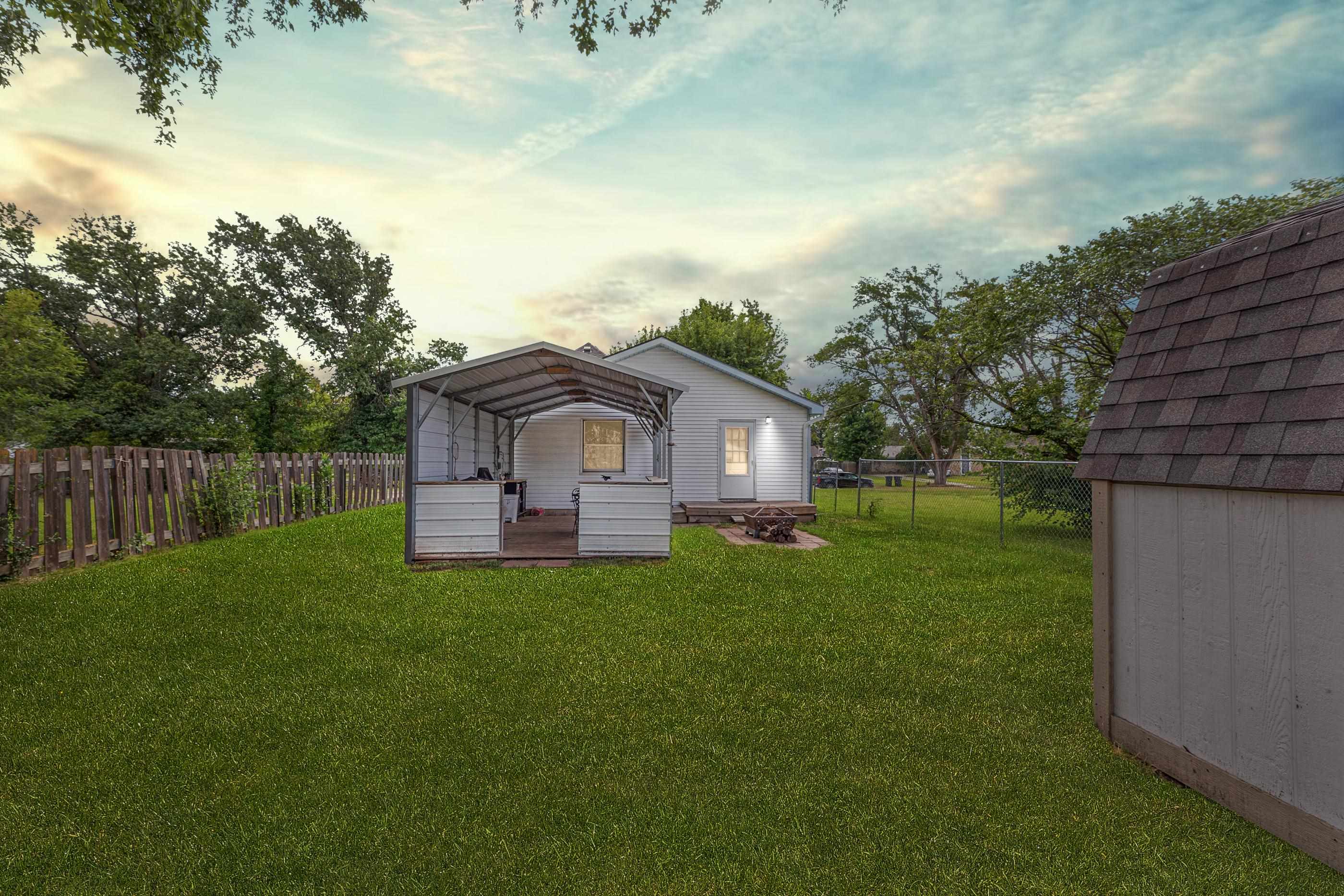 505 Sweezy Property Photo 4