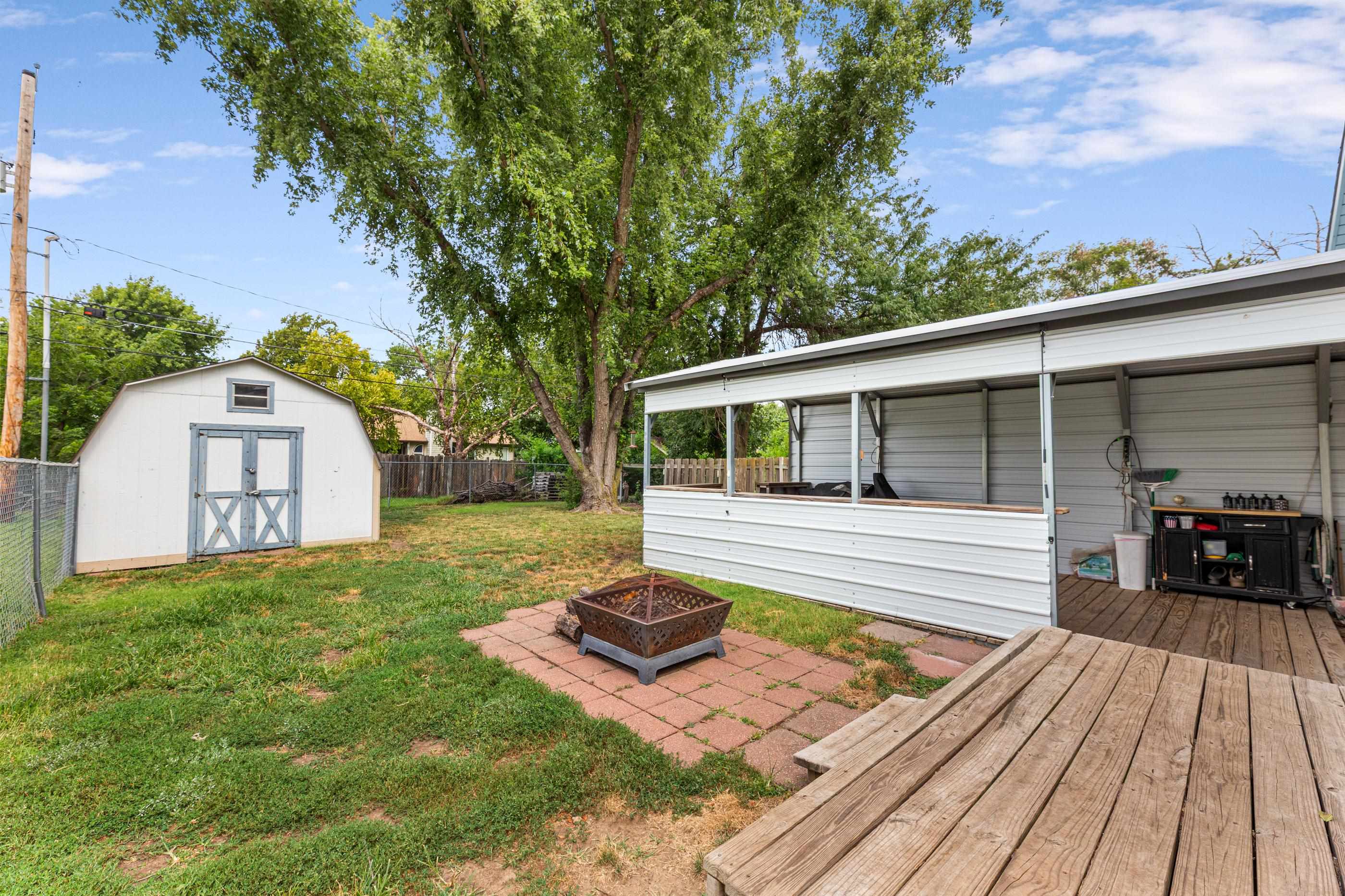 505 Sweezy Property Photo 5