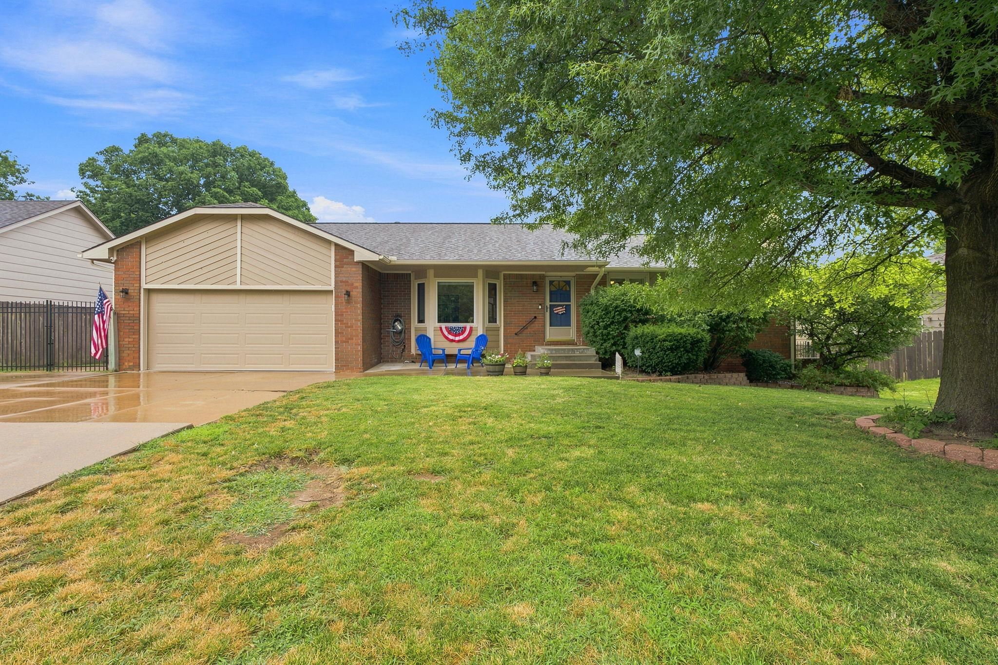1113 N Ridgecrest Property Photo 1